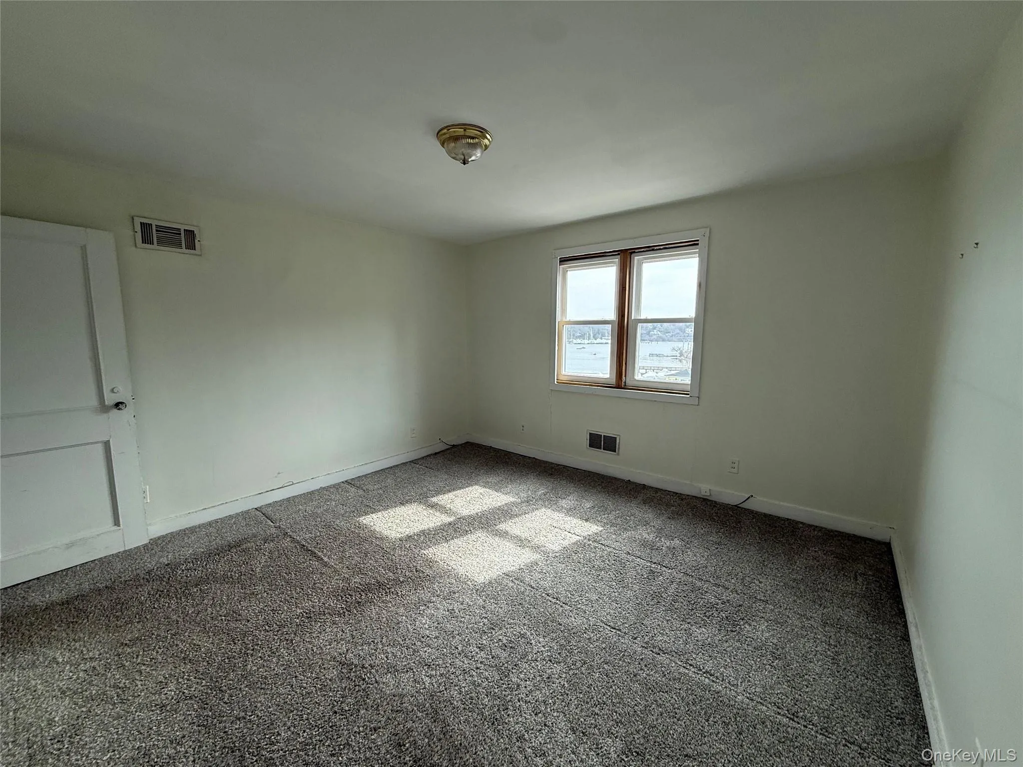 Bedroom with spacious closet Bedroom with spacious closet