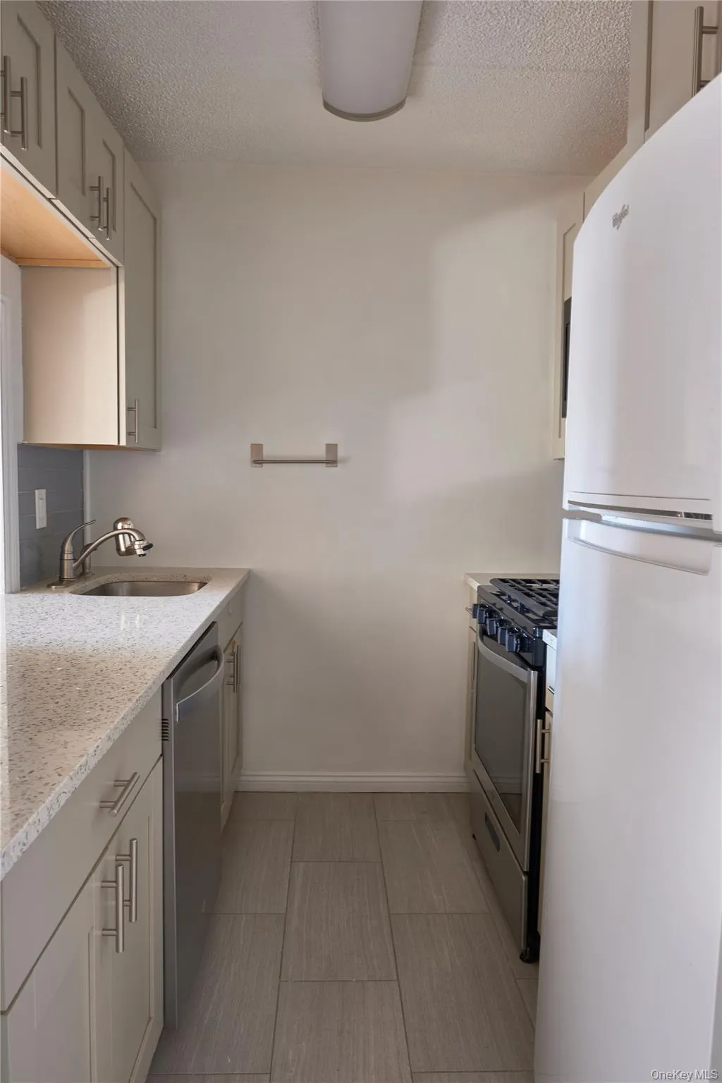 2 Consulate Drive, Eastchester, NY, 1 Bedroom Bedrooms, 3 Rooms Rooms,1 BathroomBathrooms,Residential Lease,For Rent,Consulate,0,979059 2 Consulate Drive, Eastchester, NY, 1 Bedroom Bedrooms, 3 Rooms Rooms,1 BathroomBathrooms,Residential Lease,For Rent,Consulate,0,979059