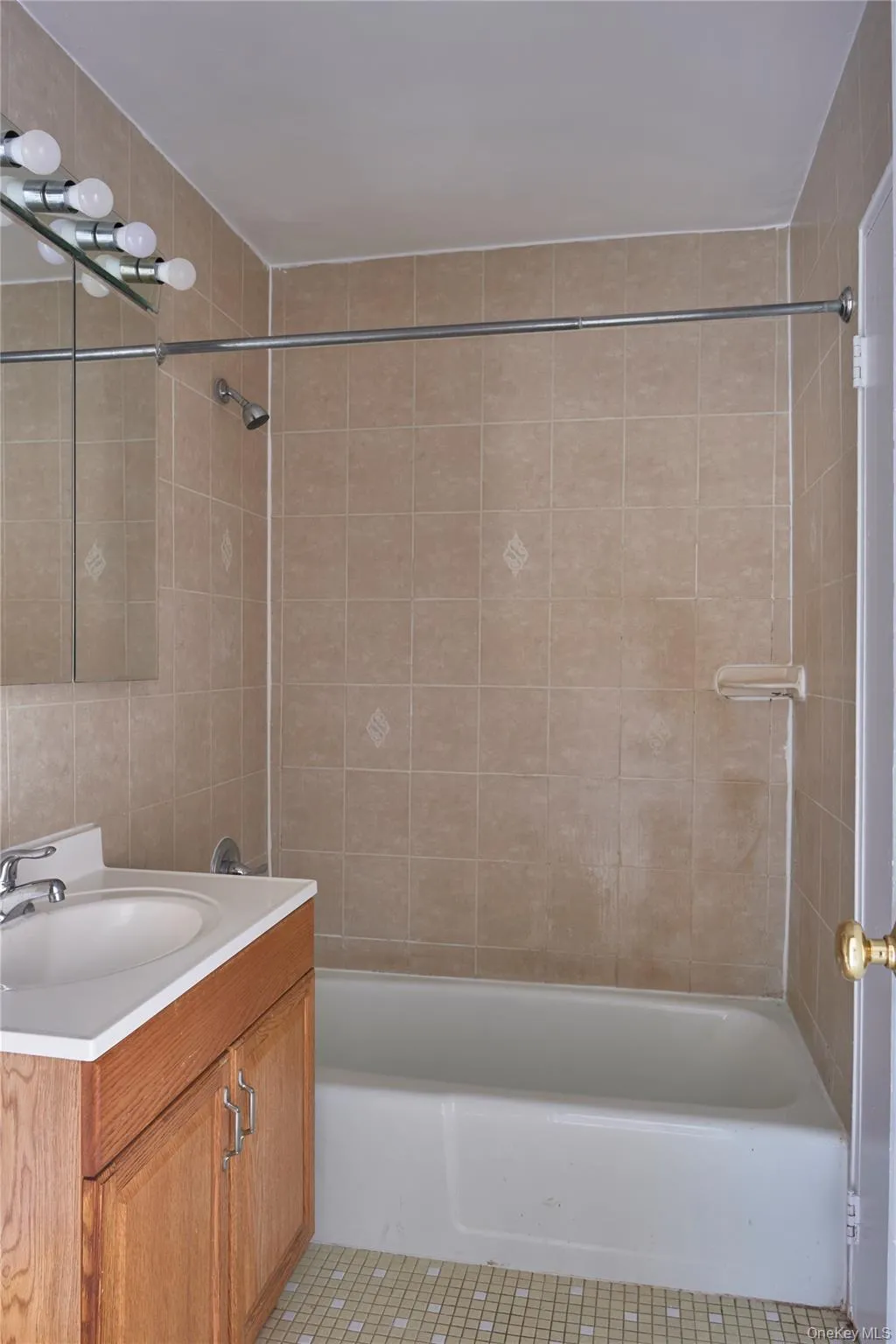 2 Consulate Drive, Eastchester, NY, 1 Bedroom Bedrooms, 3 Rooms Rooms,1 BathroomBathrooms,Residential Lease,For Rent,Consulate,0,979059 2 Consulate Drive, Eastchester, NY, 1 Bedroom Bedrooms, 3 Rooms Rooms,1 BathroomBathrooms,Residential Lease,For Rent,Consulate,0,979059