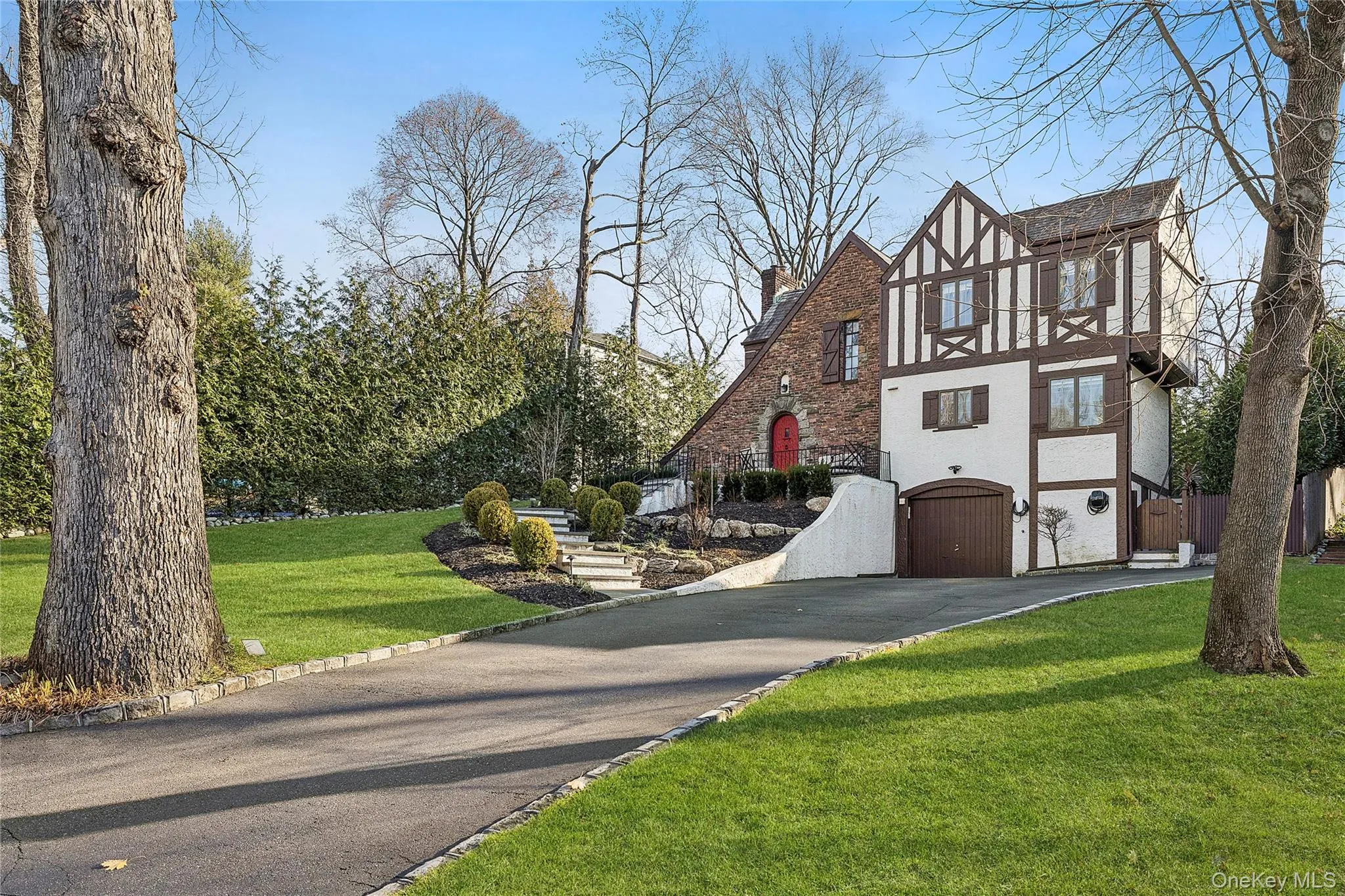 44 Old Ox Road, North Hempstead, NY, 3 Bedrooms Bedrooms, 8 Rooms Rooms,2 BathroomsBathrooms,Residential Lease,For Rent,Old Ox,0,979068 44 Old Ox Road, North Hempstead, NY, 3 Bedrooms Bedrooms, 8 Rooms Rooms,2 BathroomsBathrooms,Residential Lease,For Rent,Old Ox,0,979068