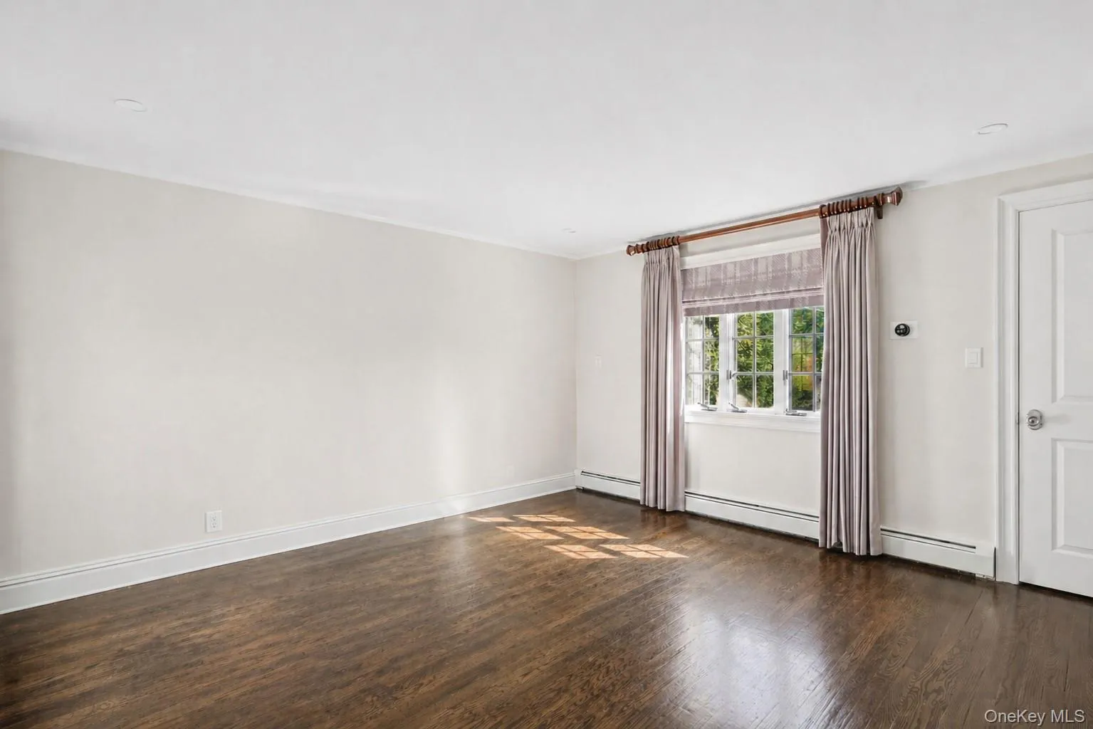 44 Old Ox Road, North Hempstead, NY, 3 Bedrooms Bedrooms, 8 Rooms Rooms,2 BathroomsBathrooms,Residential Lease,For Rent,Old Ox,0,979068 44 Old Ox Road, North Hempstead, NY, 3 Bedrooms Bedrooms, 8 Rooms Rooms,2 BathroomsBathrooms,Residential Lease,For Rent,Old Ox,0,979068