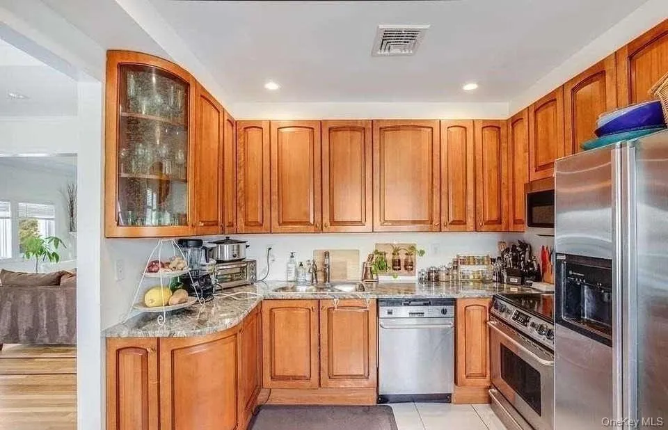 380 Penn Street, Long Beach, NY, 6 Bedrooms Bedrooms, 6 Rooms Rooms,4 BathroomsBathrooms,Residential Lease,For Rent,Penn,0,979090 380 Penn Street, Long Beach, NY, 6 Bedrooms Bedrooms, 6 Rooms Rooms,4 BathroomsBathrooms,Residential Lease,For Rent,Penn,0,979090