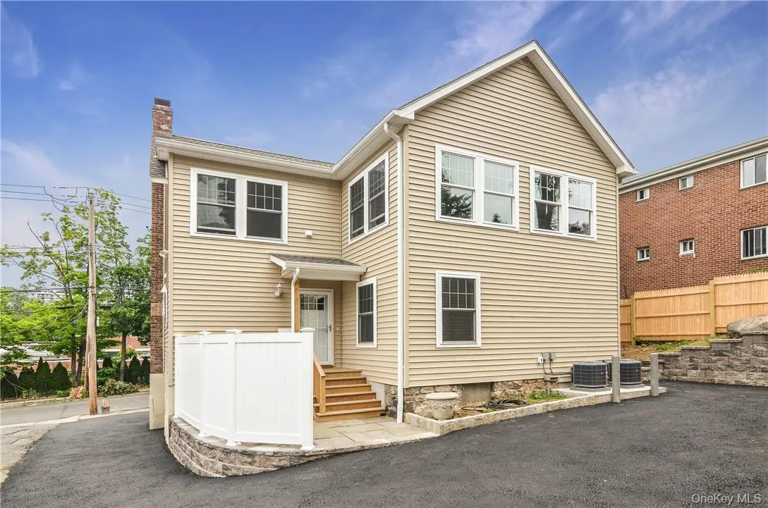304 Battle Avenue, White Plains, NY, 3 Bedrooms Bedrooms, 6 Rooms Rooms,1 BathroomBathrooms,Residential Lease,For Rent,Battle,0,979106 304 Battle Avenue, White Plains, NY, 3 Bedrooms Bedrooms, 6 Rooms Rooms,1 BathroomBathrooms,Residential Lease,For Rent,Battle,0,979106