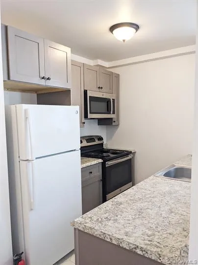 24-26 Academy Street, Poughkeepsie, NY, 2 Bedrooms Bedrooms, 3 Rooms Rooms,1 BathroomBathrooms,Residential Lease,For Rent,Academy,0,979126 24-26 Academy Street, Poughkeepsie, NY, 2 Bedrooms Bedrooms, 3 Rooms Rooms,1 BathroomBathrooms,Residential Lease,For Rent,Academy,0,979126