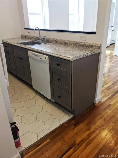 24-26 Academy Street, Poughkeepsie, NY, 2 Bedrooms Bedrooms, 3 Rooms Rooms,1 BathroomBathrooms,Residential Lease,For Rent,Academy,0,979126 24-26 Academy Street, Poughkeepsie, NY, 2 Bedrooms Bedrooms, 3 Rooms Rooms,1 BathroomBathrooms,Residential Lease,For Rent,Academy,0,979126