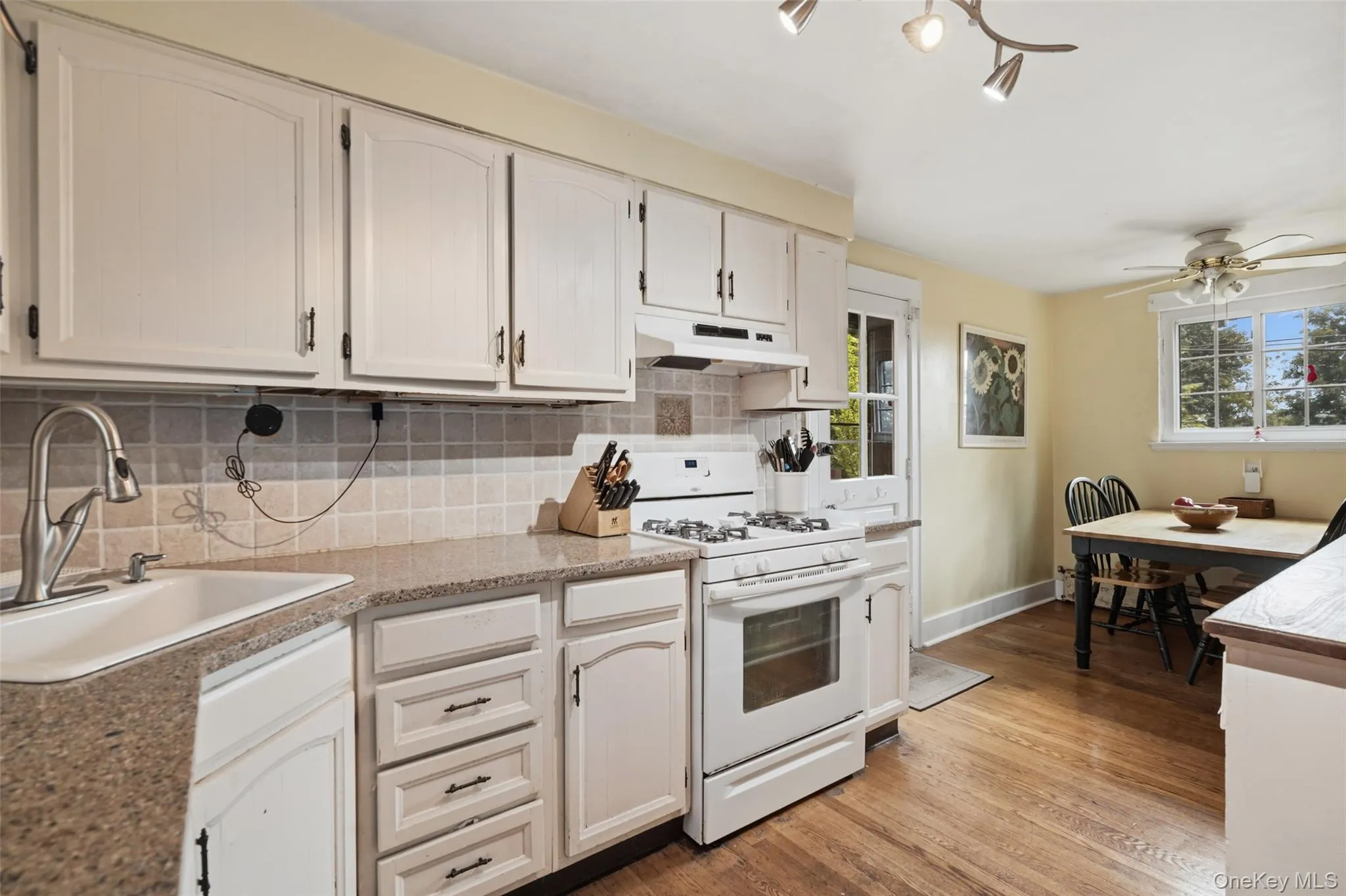 32 Thorn Avenue, Mount Kisco, NY, 3 Bedrooms Bedrooms, 6 Rooms Rooms,1 BathroomBathrooms,Residential,For Rent,Thorn,0,979128 32 Thorn Avenue, Mount Kisco, NY, 3 Bedrooms Bedrooms, 6 Rooms Rooms,1 BathroomBathrooms,Residential,For Rent,Thorn,0,979128