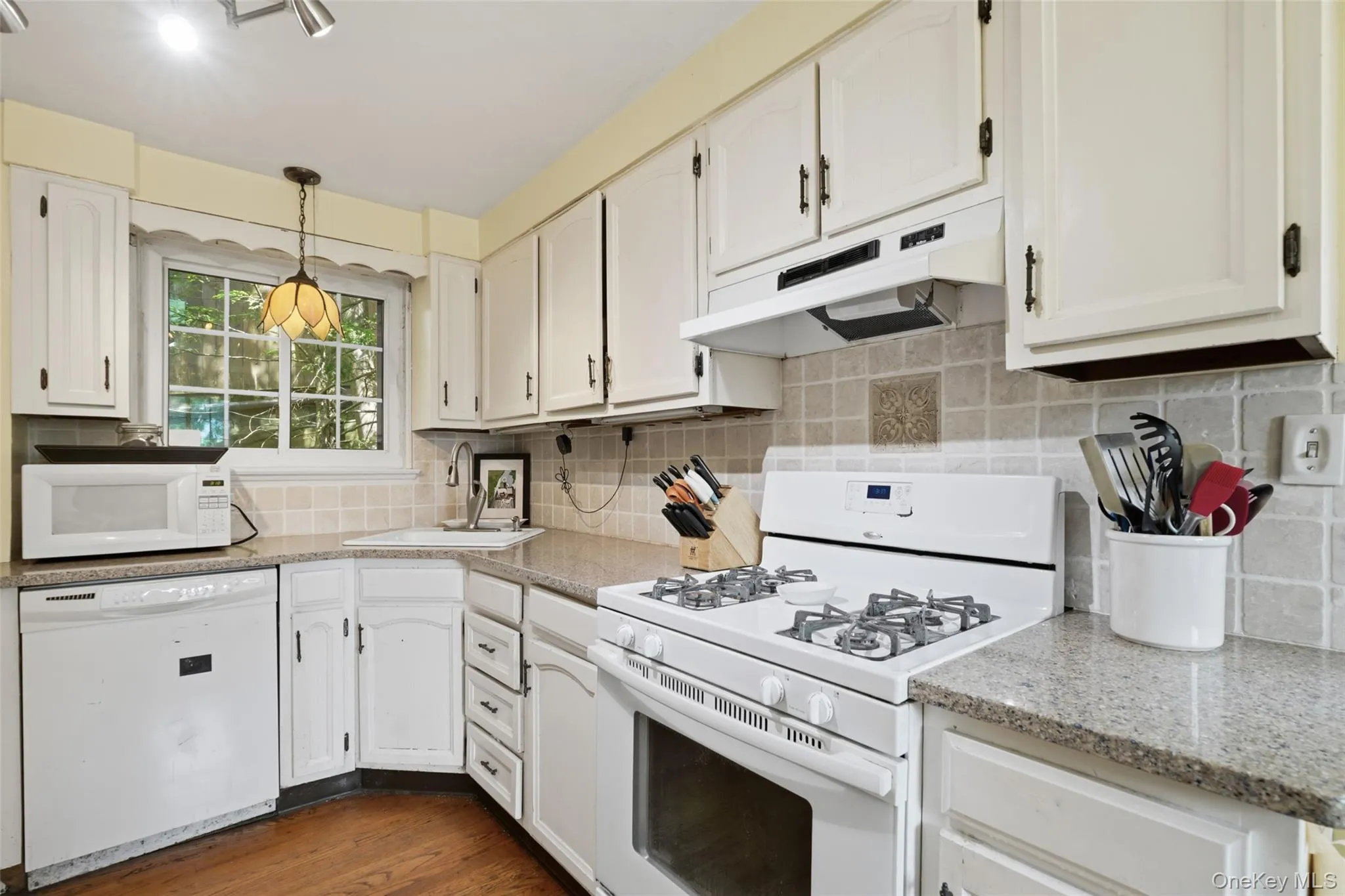 32 Thorn Avenue, Mount Kisco, NY, 3 Bedrooms Bedrooms, 6 Rooms Rooms,1 BathroomBathrooms,Residential,For Rent,Thorn,0,979128 32 Thorn Avenue, Mount Kisco, NY, 3 Bedrooms Bedrooms, 6 Rooms Rooms,1 BathroomBathrooms,Residential,For Rent,Thorn,0,979128