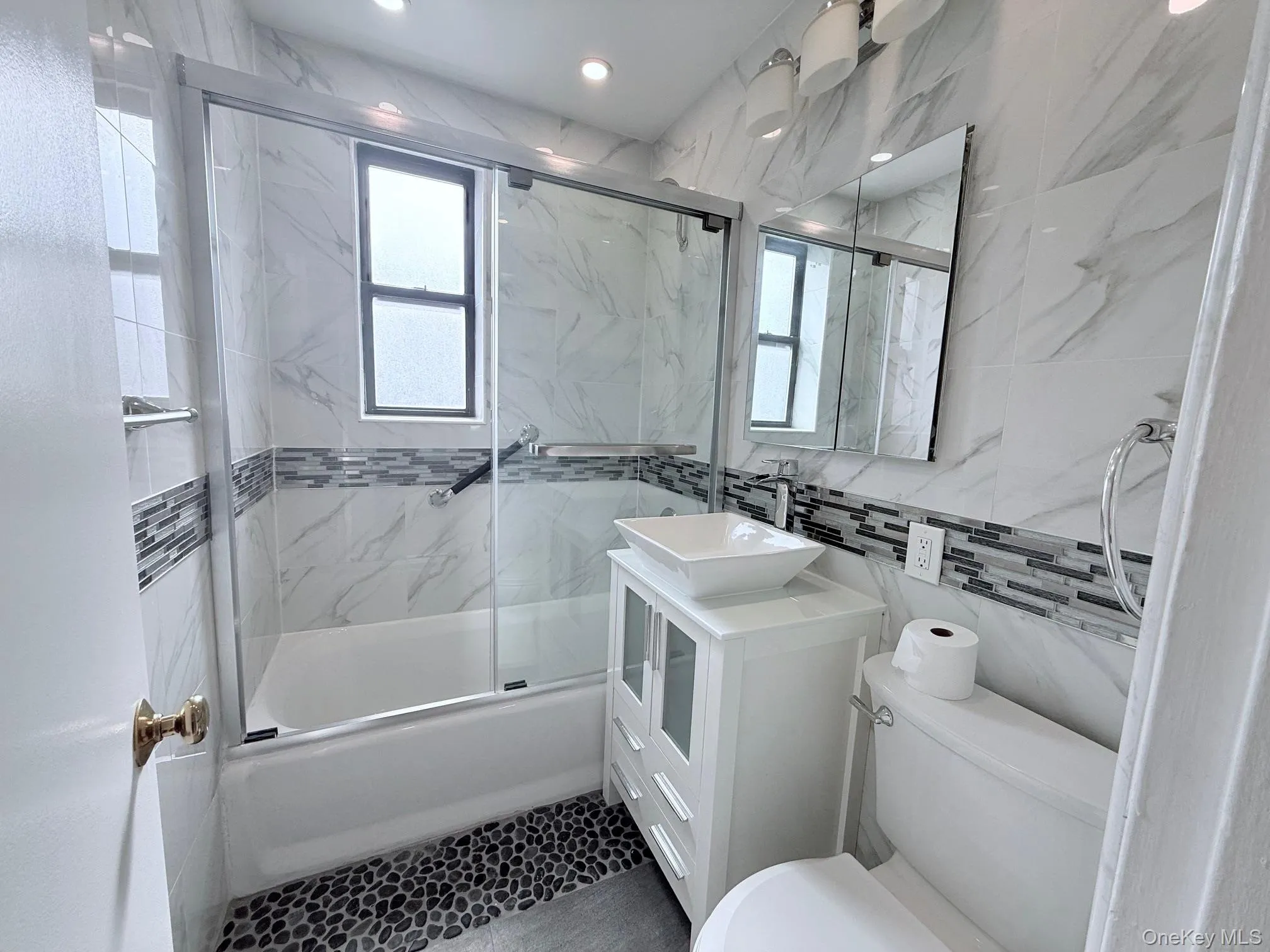 83-55 Woodhaven Boulevard, New York, NY, 2 Bedrooms Bedrooms, 5 Rooms Rooms,1 BathroomBathrooms,Residential,For Rent,Woodhaven,0,979142 83-55 Woodhaven Boulevard, New York, NY, 2 Bedrooms Bedrooms, 5 Rooms Rooms,1 BathroomBathrooms,Residential,For Rent,Woodhaven,0,979142