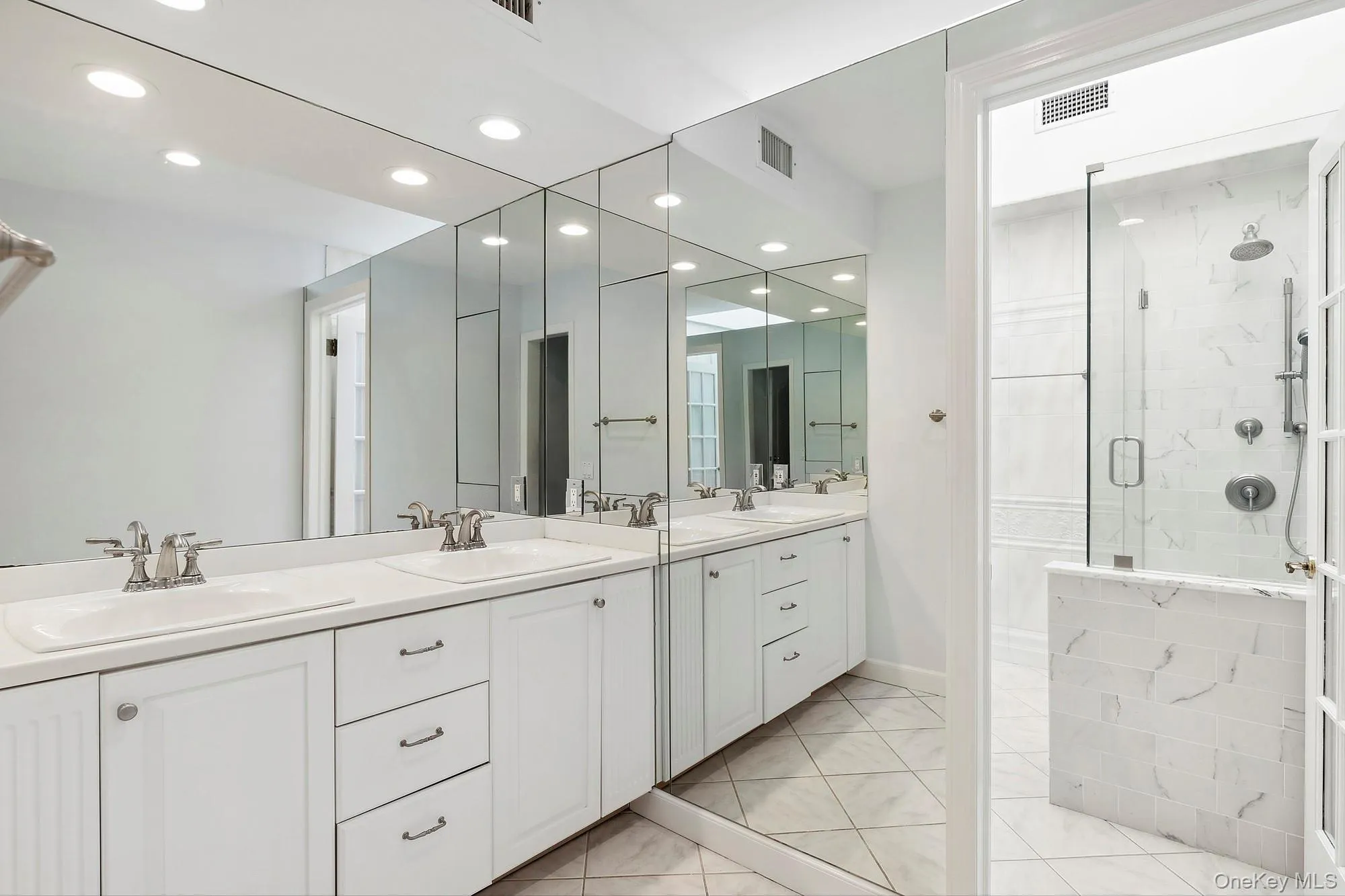 1st Floor Main Bedroom Bath 1st Floor Main Bedroom Bath