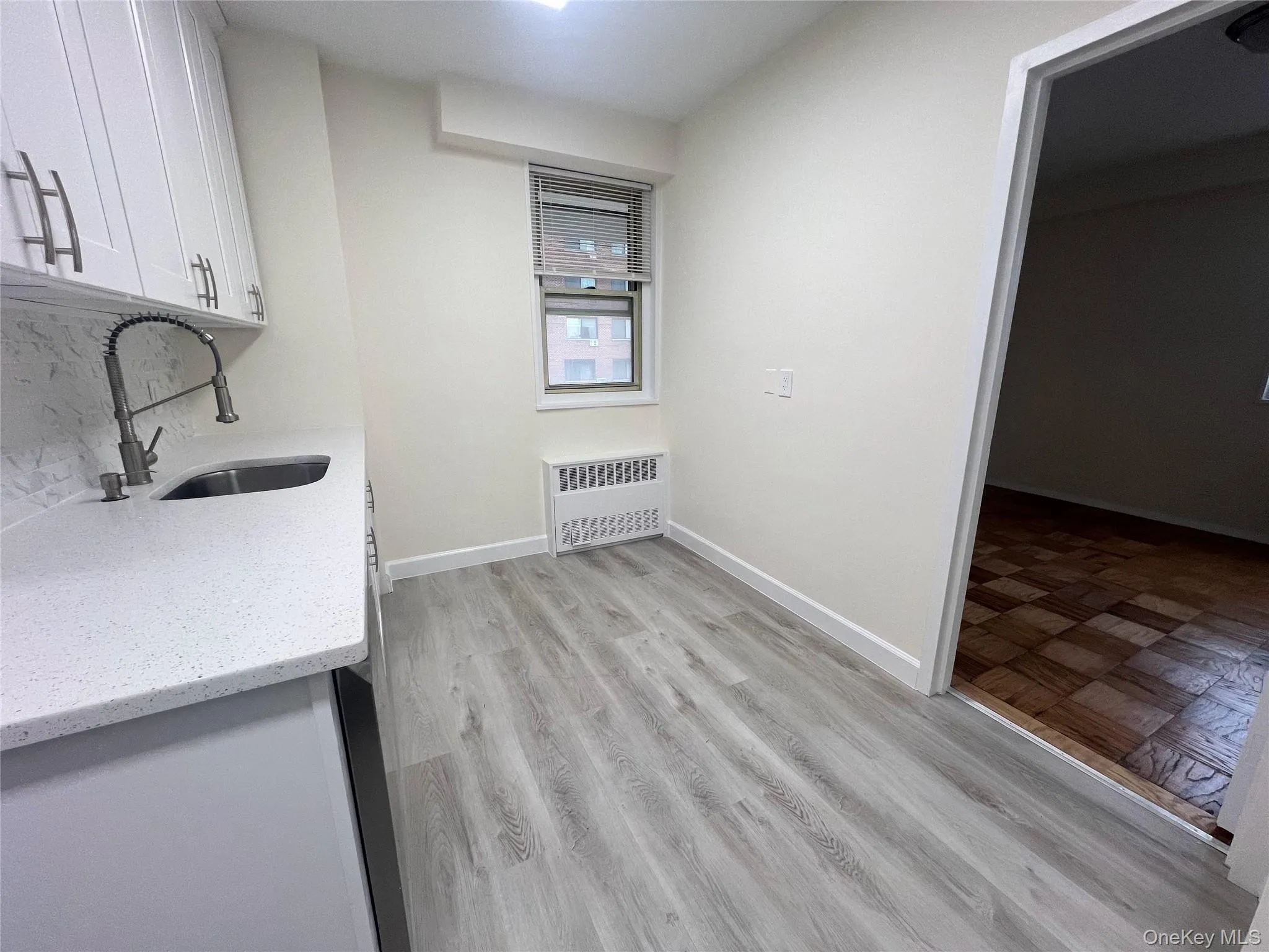 Eat-in-Kitchen Eat-in-Kitchen