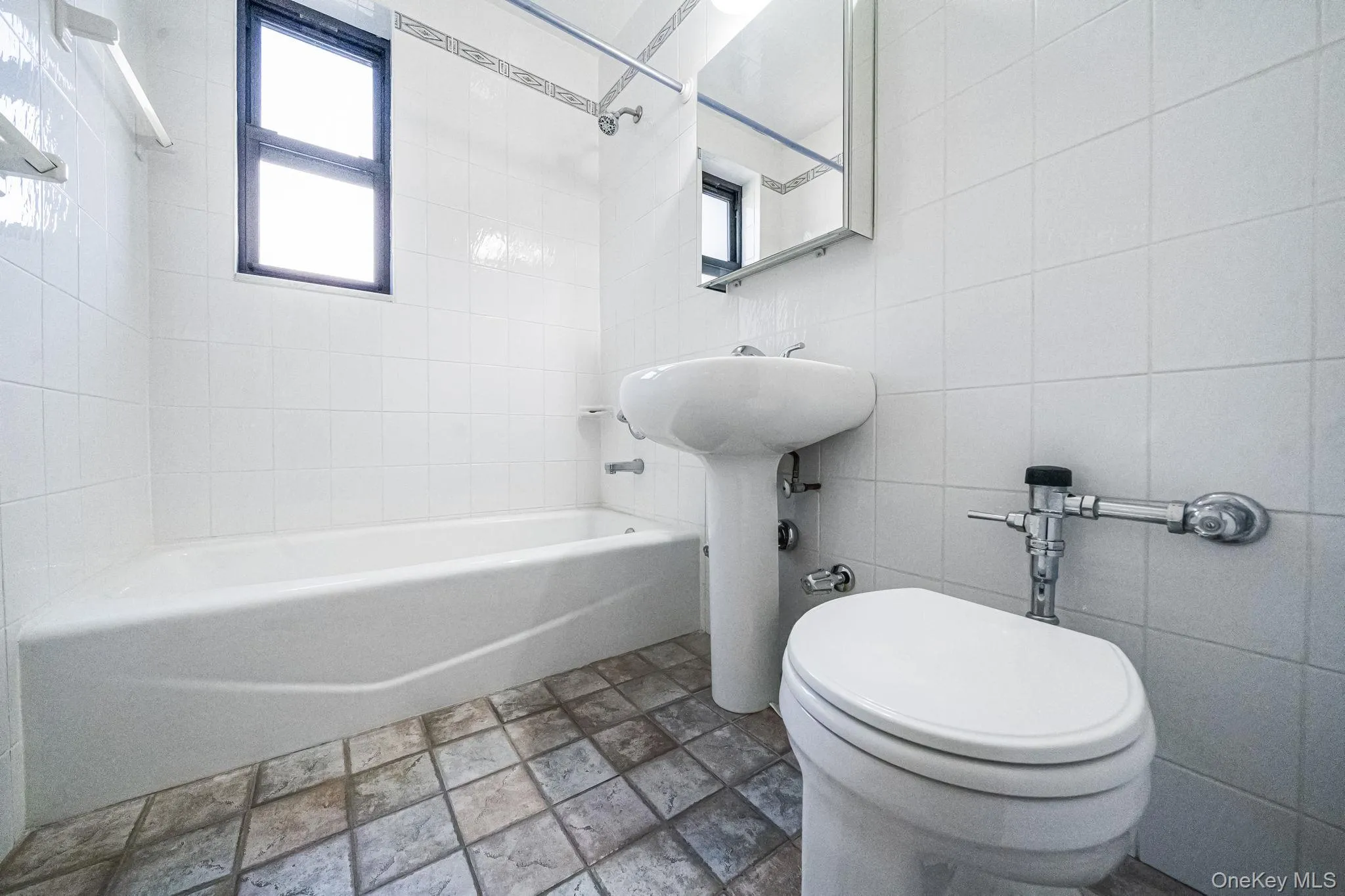 Full Bathroom Full Bathroom