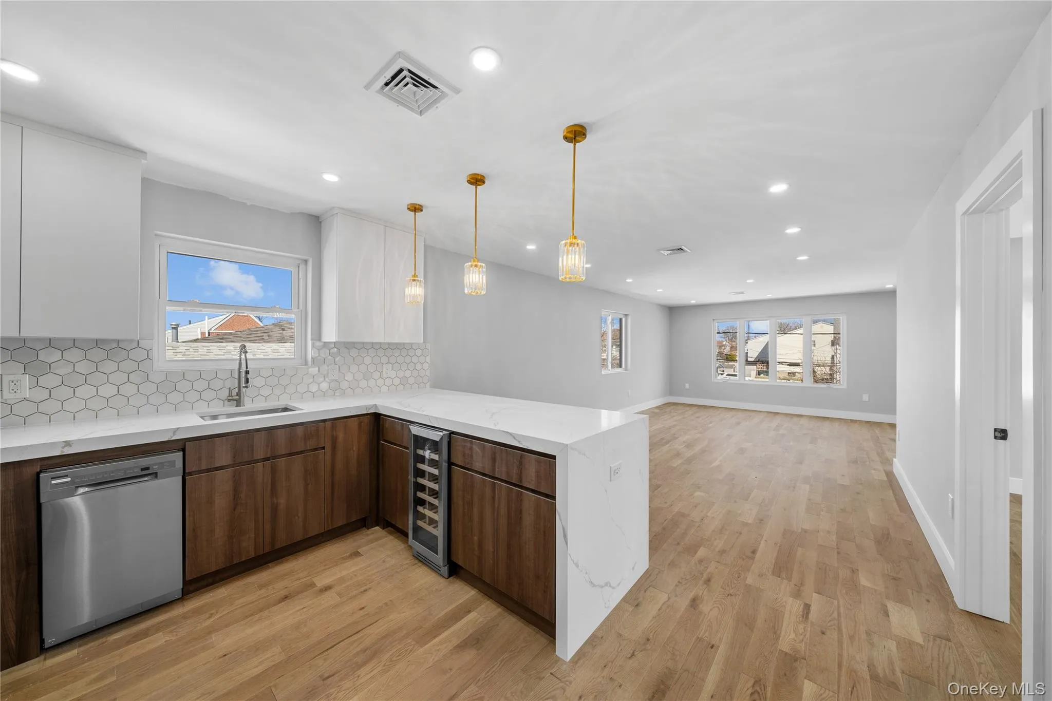 21916 141st Avenue, New York, NY, 4 Bedrooms Bedrooms, 6 Rooms Rooms,2 BathroomsBathrooms,Residential Lease,For Rent,141st,0,979171 21916 141st Avenue, New York, NY, 4 Bedrooms Bedrooms, 6 Rooms Rooms,2 BathroomsBathrooms,Residential Lease,For Rent,141st,0,979171