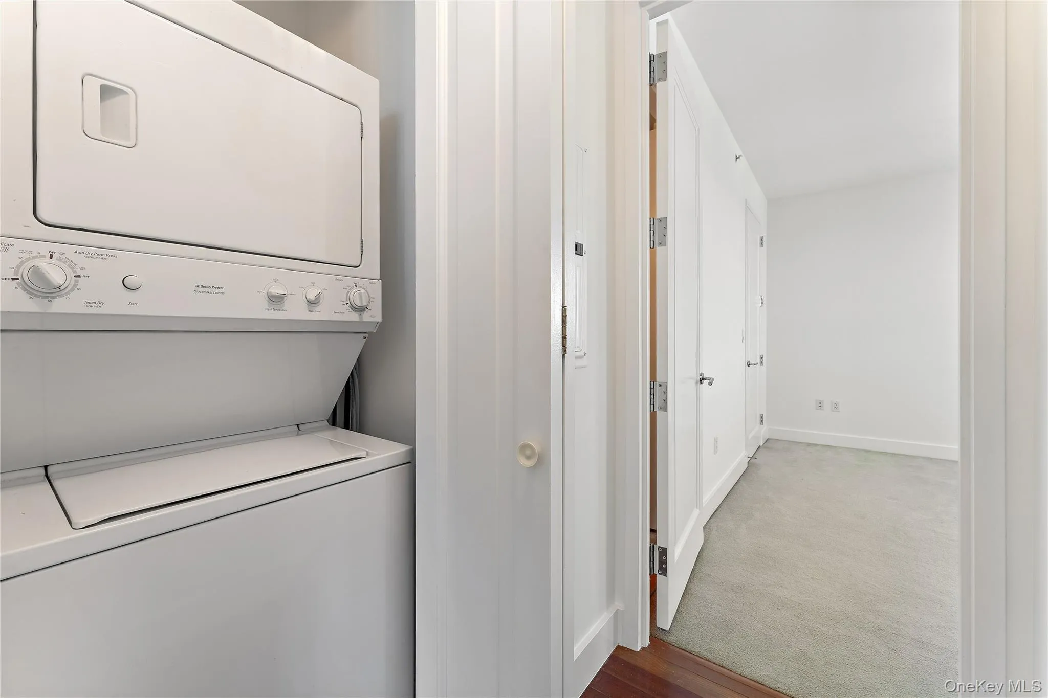 175 Huguenot Street, New Rochelle, NY, 2 Bedrooms Bedrooms, 4 Rooms Rooms,2 BathroomsBathrooms,Residential Lease,For Rent,Huguenot,0,979174 175 Huguenot Street, New Rochelle, NY, 2 Bedrooms Bedrooms, 4 Rooms Rooms,2 BathroomsBathrooms,Residential Lease,For Rent,Huguenot,0,979174