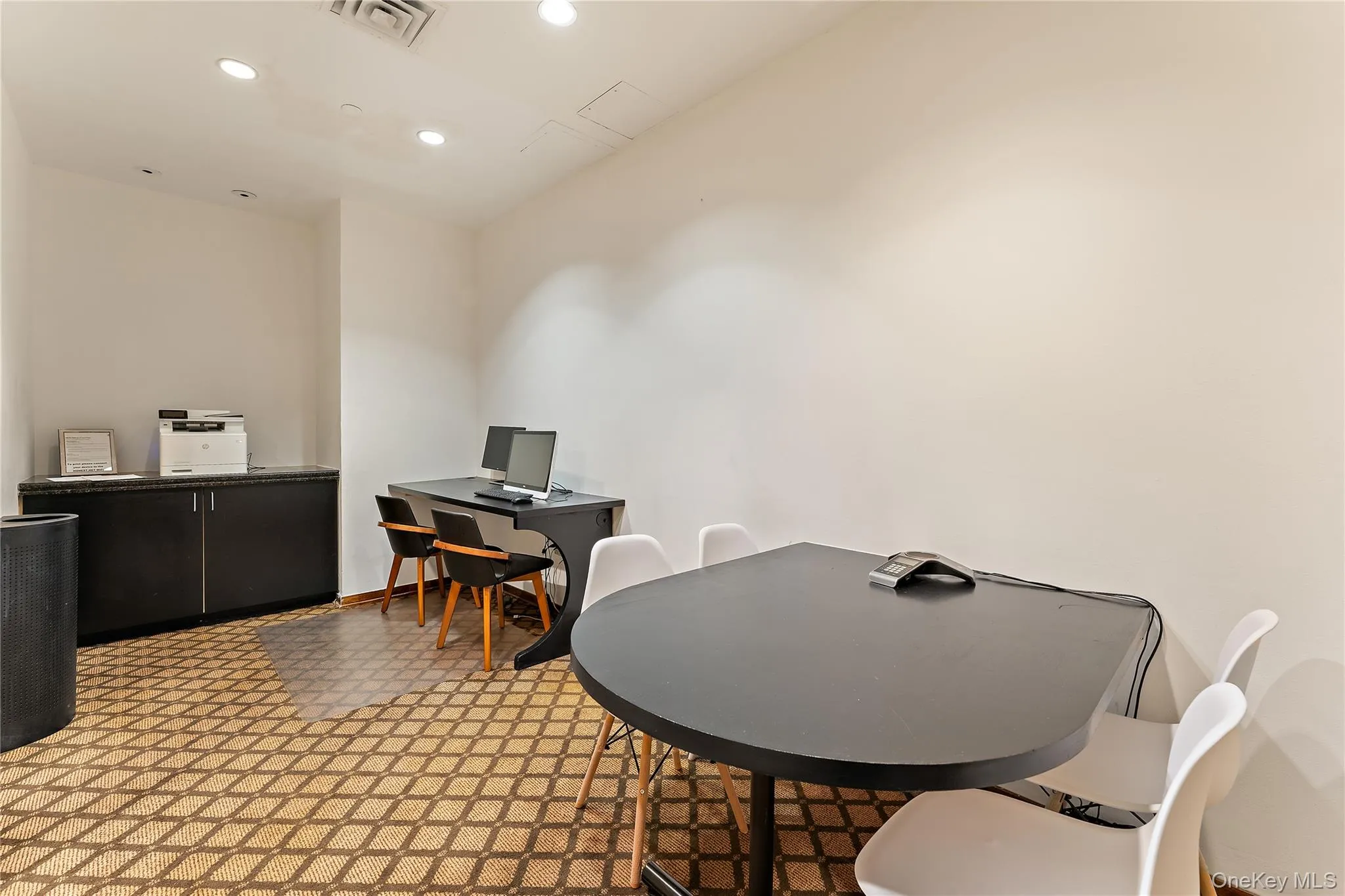 175 Huguenot Street, New Rochelle, NY, 2 Bedrooms Bedrooms, 4 Rooms Rooms,2 BathroomsBathrooms,Residential Lease,For Rent,Huguenot,0,979174 175 Huguenot Street, New Rochelle, NY, 2 Bedrooms Bedrooms, 4 Rooms Rooms,2 BathroomsBathrooms,Residential Lease,For Rent,Huguenot,0,979174