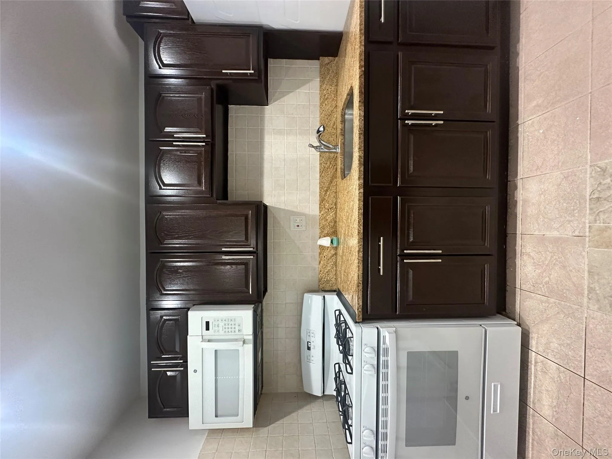 7205 Little Neck Parkway, New York, NY, 2 Bedrooms Bedrooms, 4 Rooms Rooms,1 BathroomBathrooms,Residential Lease,For Rent,Little Neck,0,979181 7205 Little Neck Parkway, New York, NY, 2 Bedrooms Bedrooms, 4 Rooms Rooms,1 BathroomBathrooms,Residential Lease,For Rent,Little Neck,0,979181