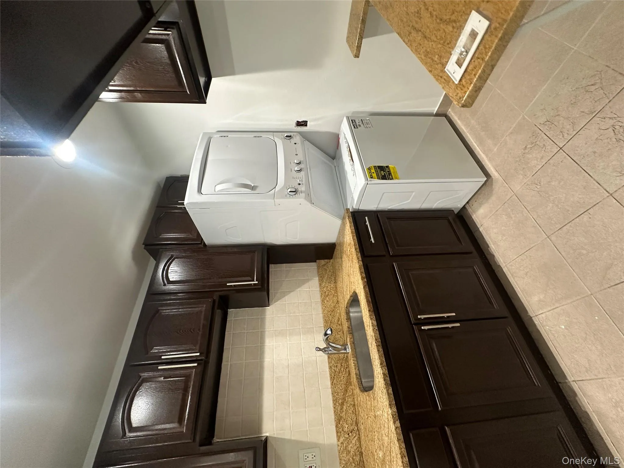 7205 Little Neck Parkway, New York, NY, 2 Bedrooms Bedrooms, 4 Rooms Rooms,1 BathroomBathrooms,Residential Lease,For Rent,Little Neck,0,979181 7205 Little Neck Parkway, New York, NY, 2 Bedrooms Bedrooms, 4 Rooms Rooms,1 BathroomBathrooms,Residential Lease,For Rent,Little Neck,0,979181