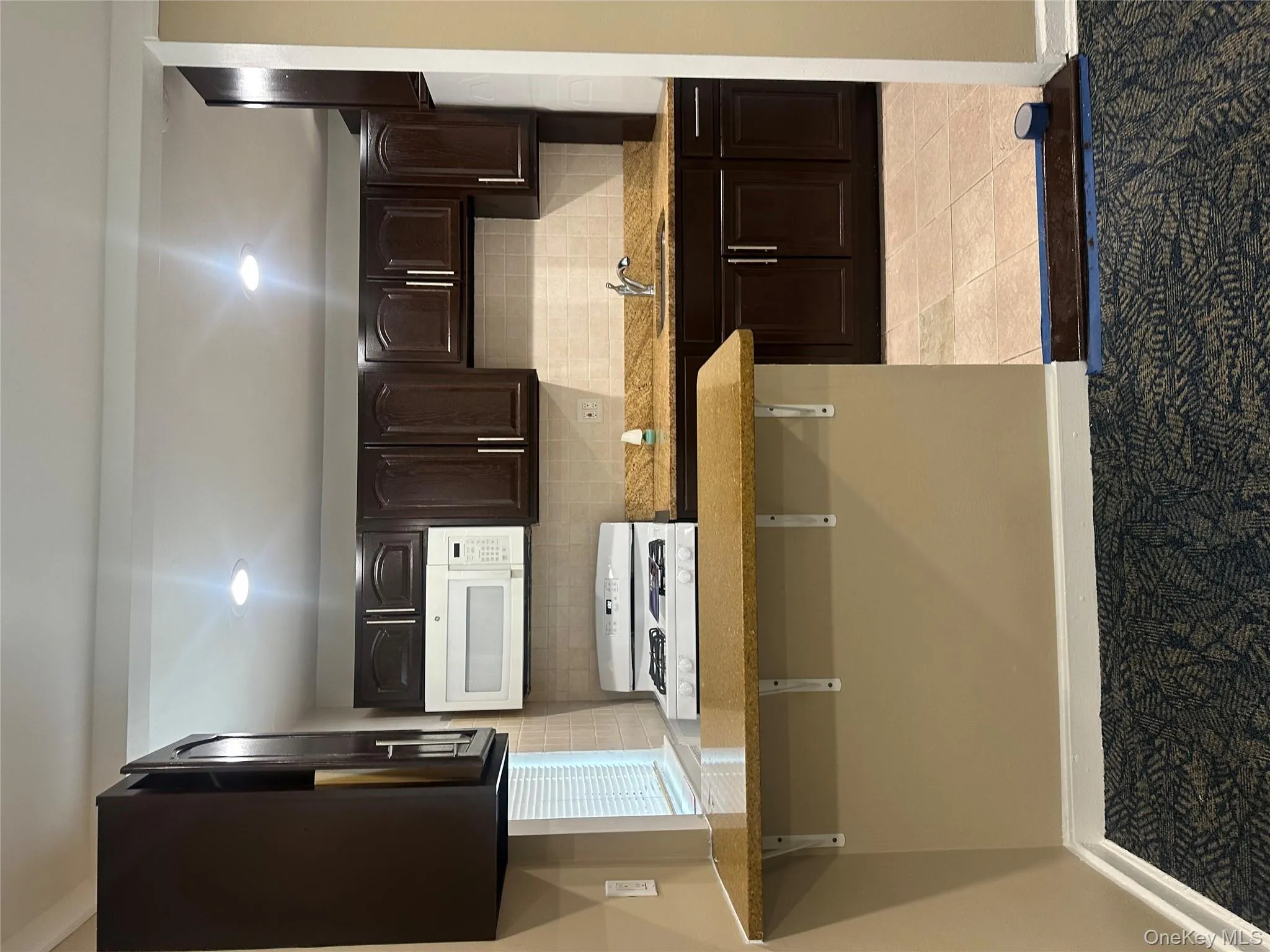 7205 Little Neck Parkway, New York, NY, 2 Bedrooms Bedrooms, 4 Rooms Rooms,1 BathroomBathrooms,Residential Lease,For Rent,Little Neck,0,979181 7205 Little Neck Parkway, New York, NY, 2 Bedrooms Bedrooms, 4 Rooms Rooms,1 BathroomBathrooms,Residential Lease,For Rent,Little Neck,0,979181