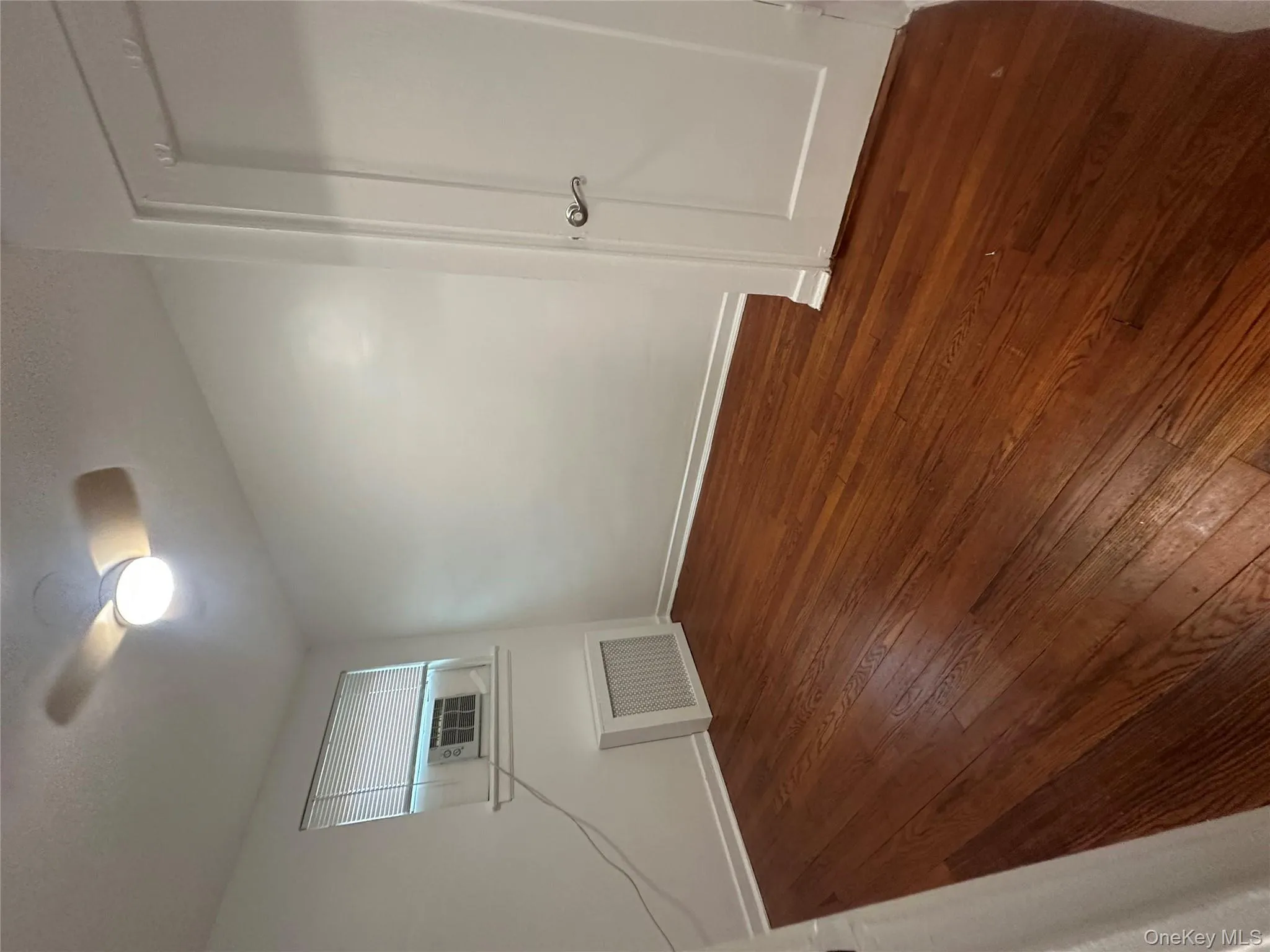 7205 Little Neck Parkway, New York, NY, 2 Bedrooms Bedrooms, 4 Rooms Rooms,1 BathroomBathrooms,Residential Lease,For Rent,Little Neck,0,979181 7205 Little Neck Parkway, New York, NY, 2 Bedrooms Bedrooms, 4 Rooms Rooms,1 BathroomBathrooms,Residential Lease,For Rent,Little Neck,0,979181