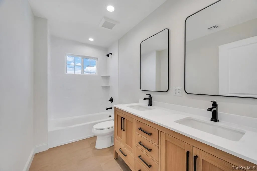 89 west Avenue, Oyster Bay, NY, 5 Bedrooms Bedrooms, 10 Rooms Rooms,4 BathroomsBathrooms,Residential,For Rent,west,0,979182 89 west Avenue, Oyster Bay, NY, 5 Bedrooms Bedrooms, 10 Rooms Rooms,4 BathroomsBathrooms,Residential,For Rent,west,0,979182