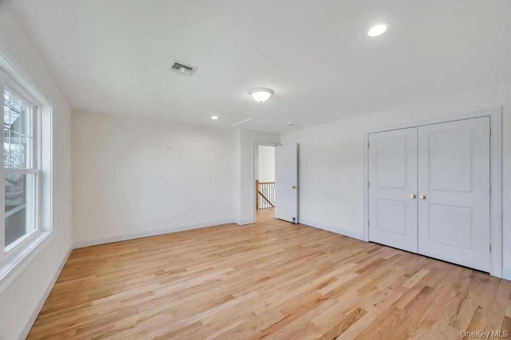 89 west Avenue, Oyster Bay, NY, 5 Bedrooms Bedrooms, 10 Rooms Rooms,4 BathroomsBathrooms,Residential,For Rent,west,0,979182 89 west Avenue, Oyster Bay, NY, 5 Bedrooms Bedrooms, 10 Rooms Rooms,4 BathroomsBathrooms,Residential,For Rent,west,0,979182