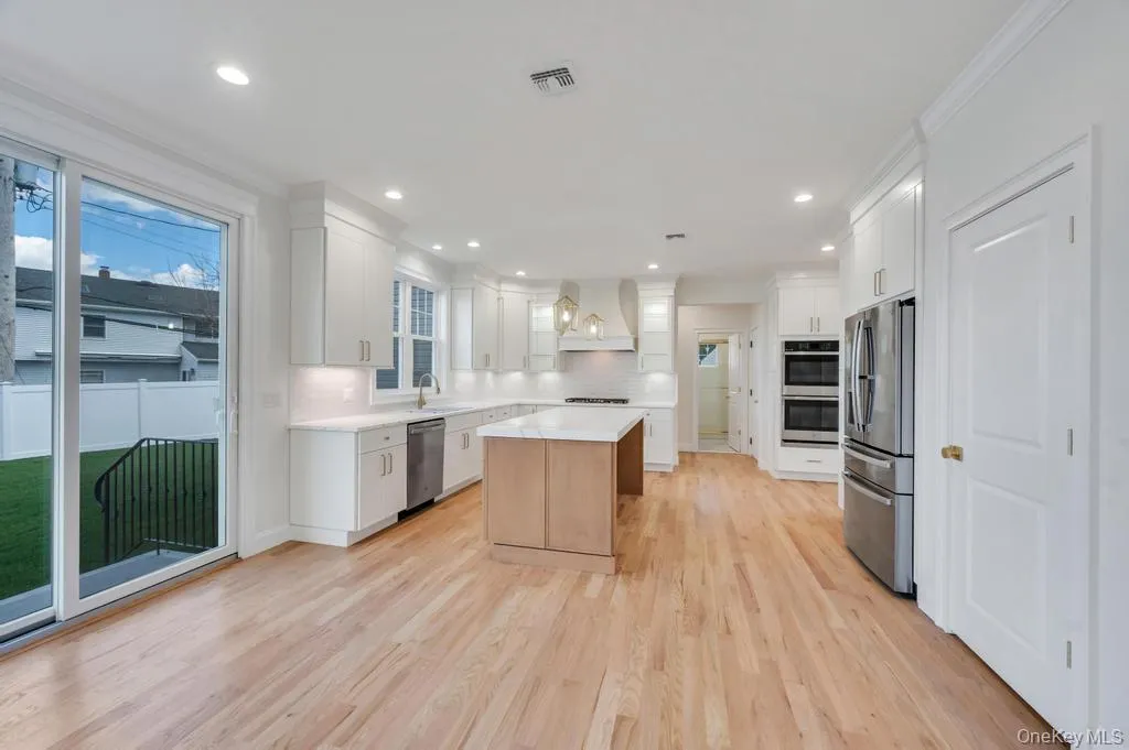 89 west Avenue, Oyster Bay, NY, 5 Bedrooms Bedrooms, 10 Rooms Rooms,4 BathroomsBathrooms,Residential,For Rent,west,0,979182 89 west Avenue, Oyster Bay, NY, 5 Bedrooms Bedrooms, 10 Rooms Rooms,4 BathroomsBathrooms,Residential,For Rent,west,0,979182