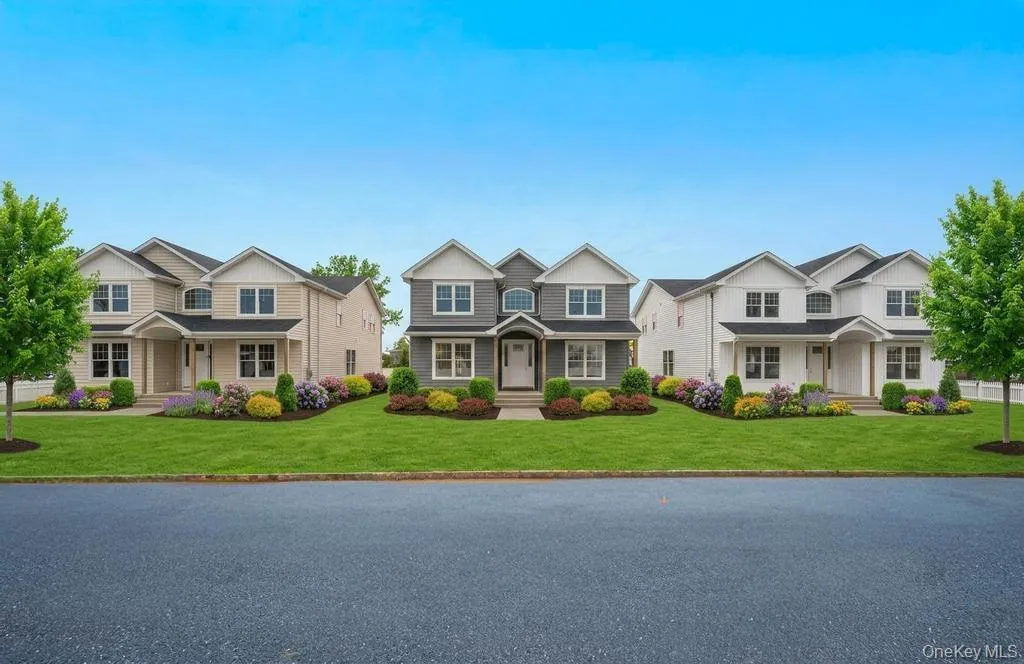 89 west Avenue, Oyster Bay, NY, 5 Bedrooms Bedrooms, 10 Rooms Rooms,4 BathroomsBathrooms,Residential,For Rent,west,0,979182 89 west Avenue, Oyster Bay, NY, 5 Bedrooms Bedrooms, 10 Rooms Rooms,4 BathroomsBathrooms,Residential,For Rent,west,0,979182