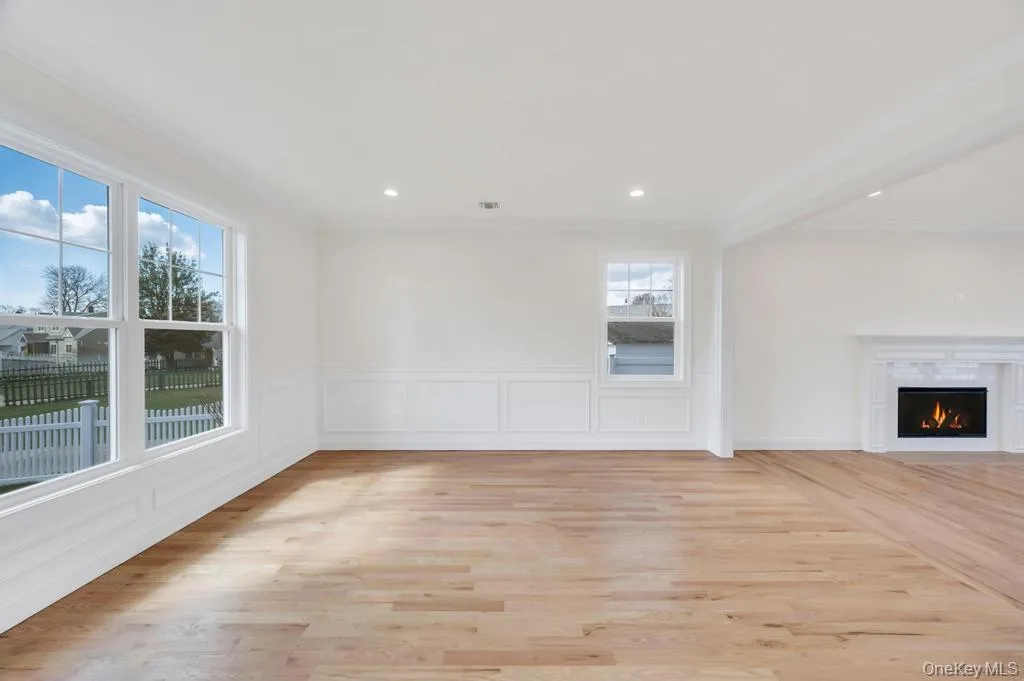 89 west Avenue, Oyster Bay, NY, 5 Bedrooms Bedrooms, 10 Rooms Rooms,4 BathroomsBathrooms,Residential,For Rent,west,0,979182 89 west Avenue, Oyster Bay, NY, 5 Bedrooms Bedrooms, 10 Rooms Rooms,4 BathroomsBathrooms,Residential,For Rent,west,0,979182