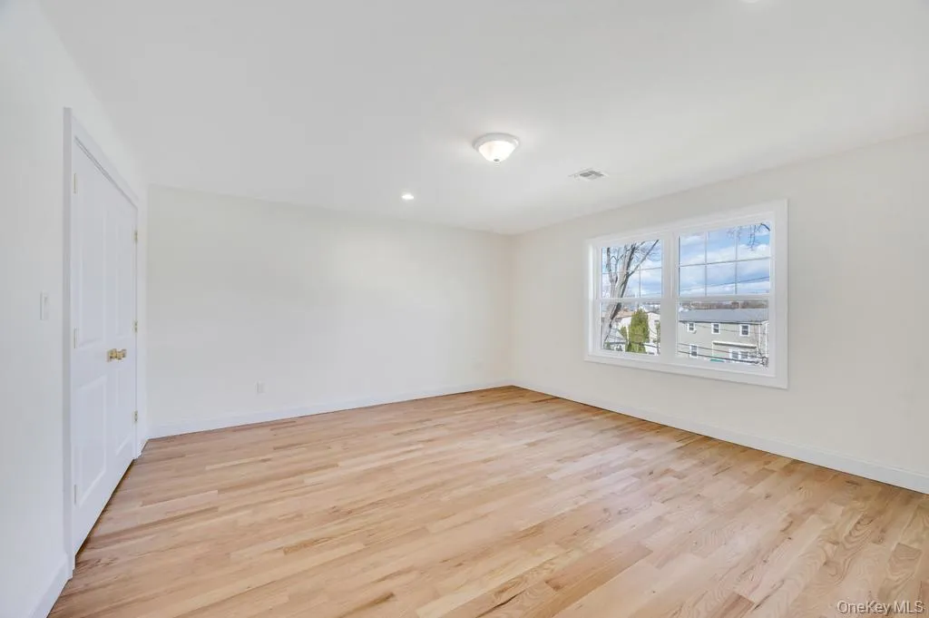 89 west Avenue, Oyster Bay, NY, 5 Bedrooms Bedrooms, 10 Rooms Rooms,4 BathroomsBathrooms,Residential,For Rent,west,0,979182 89 west Avenue, Oyster Bay, NY, 5 Bedrooms Bedrooms, 10 Rooms Rooms,4 BathroomsBathrooms,Residential,For Rent,west,0,979182