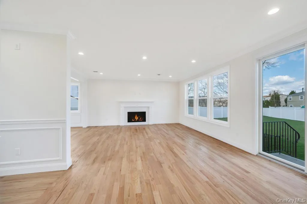 89 west Avenue, Oyster Bay, NY, 5 Bedrooms Bedrooms, 10 Rooms Rooms,4 BathroomsBathrooms,Residential,For Rent,west,0,979182 89 west Avenue, Oyster Bay, NY, 5 Bedrooms Bedrooms, 10 Rooms Rooms,4 BathroomsBathrooms,Residential,For Rent,west,0,979182