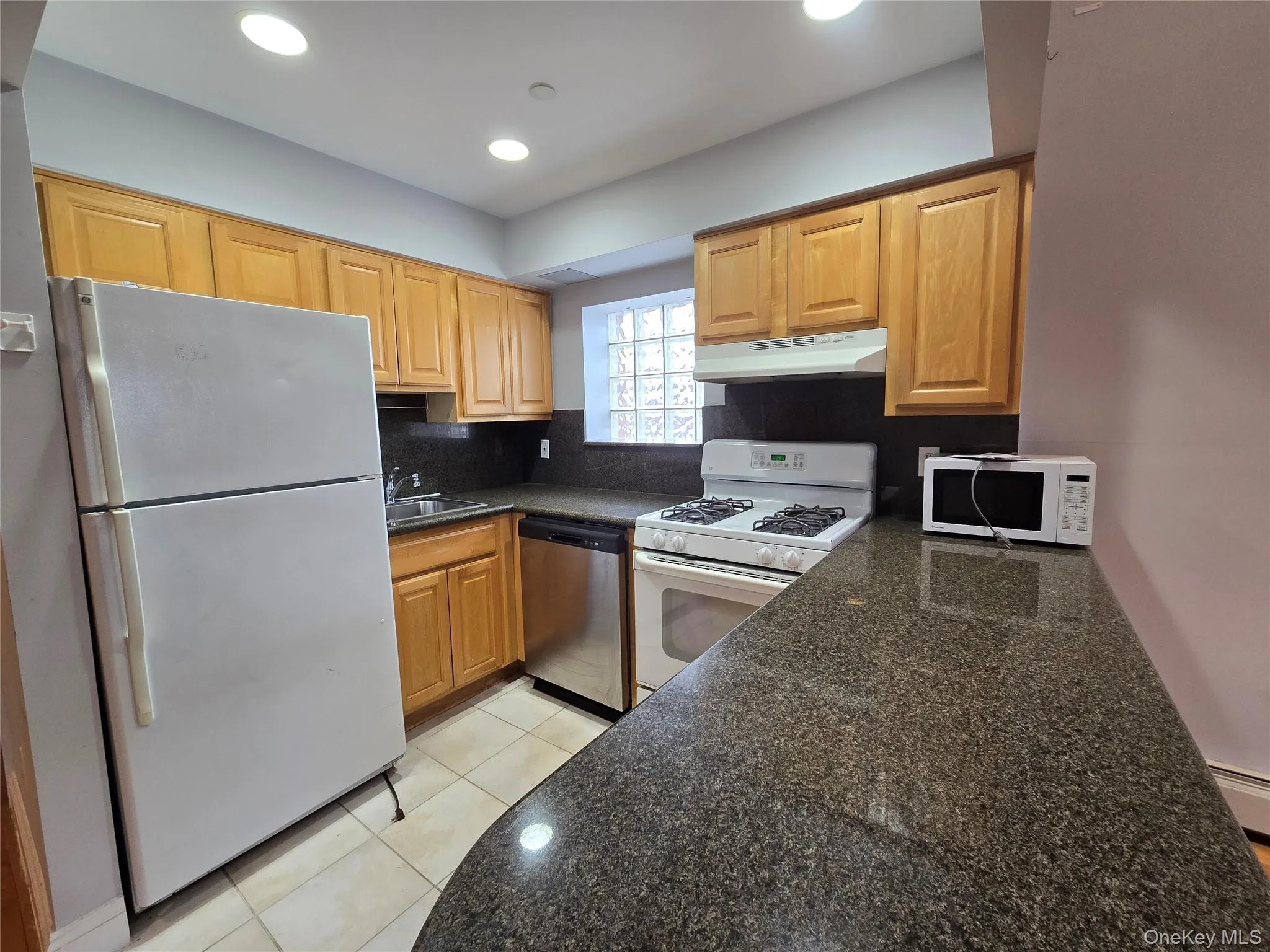 8371 116th Street, New York, NY, 1 Bedroom Bedrooms, 4 Rooms Rooms,1 BathroomBathrooms,Residential Lease,For Rent,116th,0,979184 8371 116th Street, New York, NY, 1 Bedroom Bedrooms, 4 Rooms Rooms,1 BathroomBathrooms,Residential Lease,For Rent,116th,0,979184