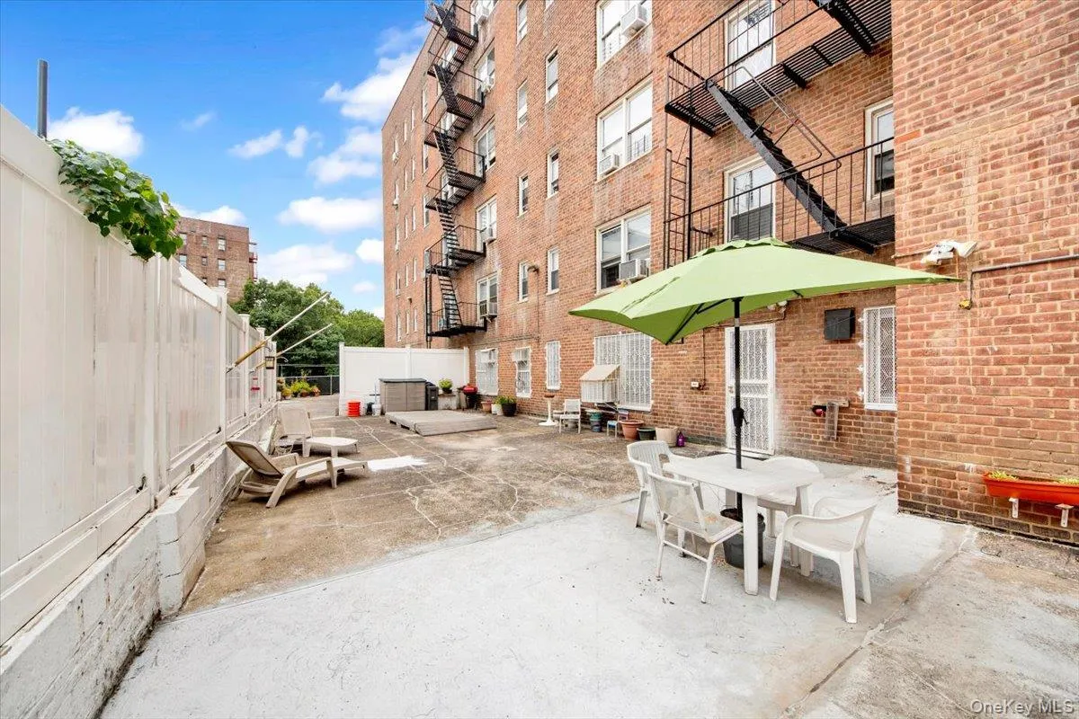 2630 Kingsbridge Terrace, New York, NY, 3 Bedrooms Bedrooms, 7 Rooms Rooms,2 BathroomsBathrooms,Residential Lease,For Rent,Kingsbridge,0,979191 2630 Kingsbridge Terrace, New York, NY, 3 Bedrooms Bedrooms, 7 Rooms Rooms,2 BathroomsBathrooms,Residential Lease,For Rent,Kingsbridge,0,979191