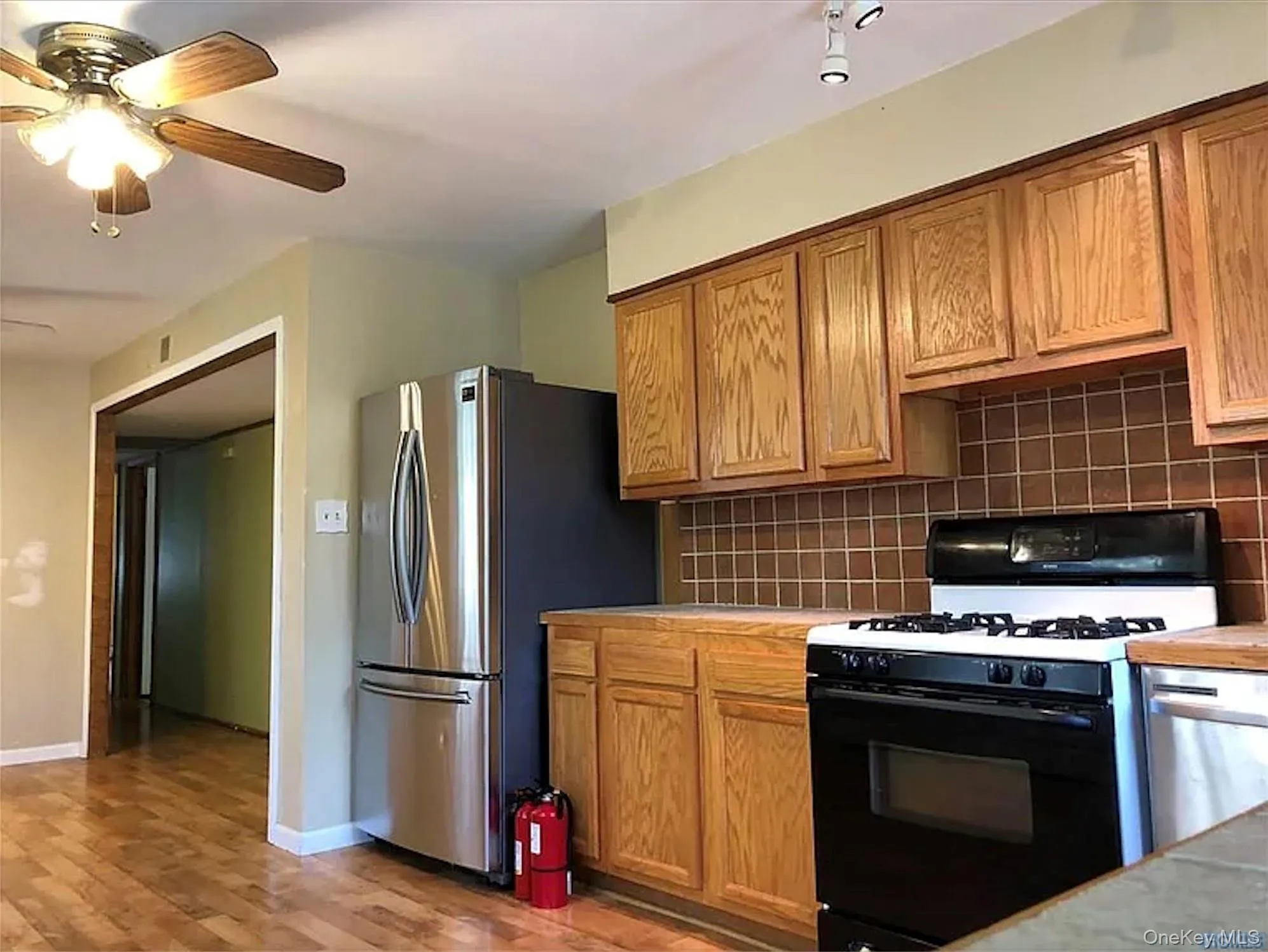 52 Horton Avenue, Middletown, NY, 3 Bedrooms Bedrooms, 6 Rooms Rooms,2 BathroomsBathrooms,Residential Lease,For Rent,Horton,0,979192 52 Horton Avenue, Middletown, NY, 3 Bedrooms Bedrooms, 6 Rooms Rooms,2 BathroomsBathrooms,Residential Lease,For Rent,Horton,0,979192