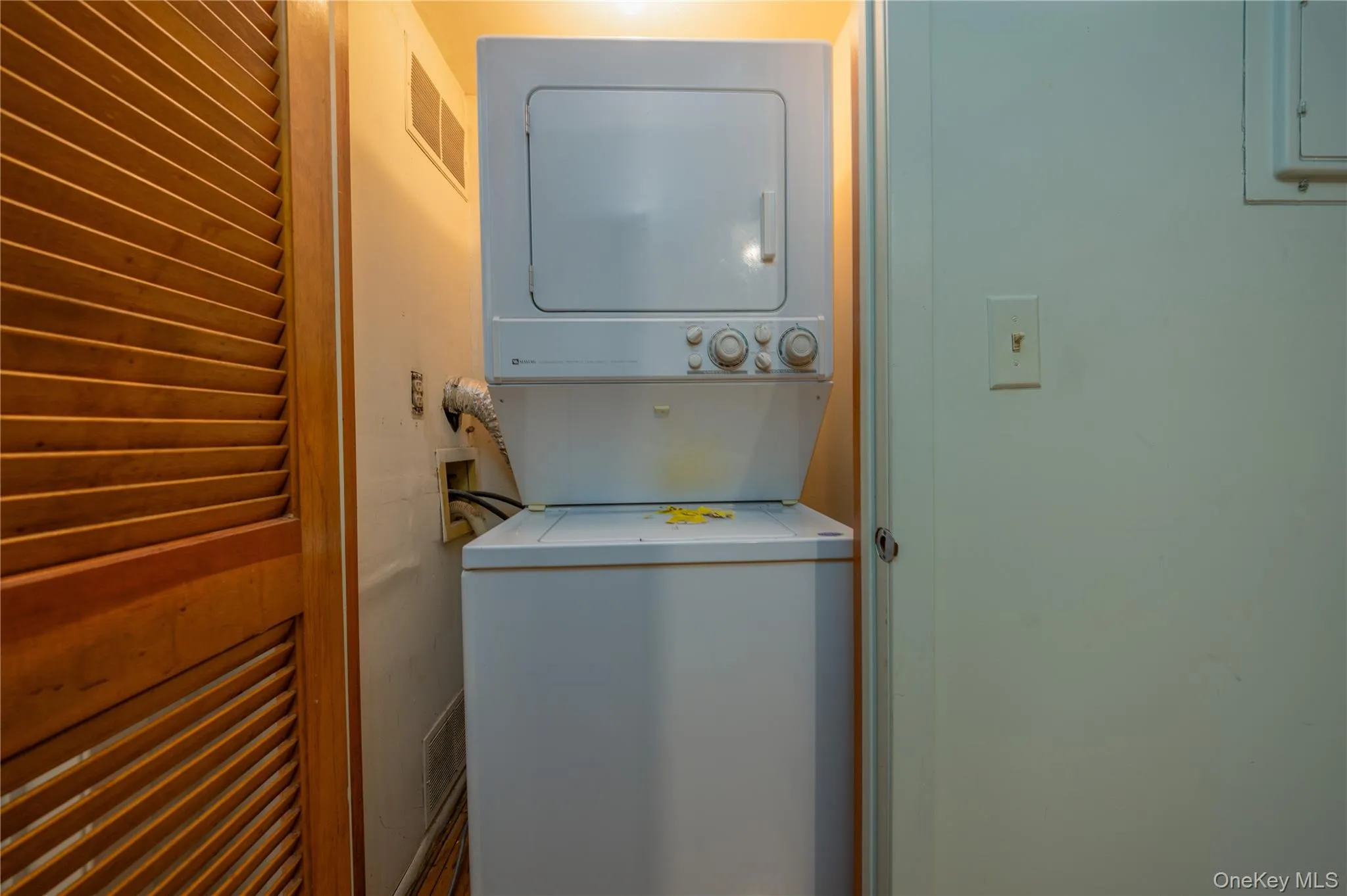 135 Nyack Road, Clarkstown, NY, 1 Bedroom Bedrooms, 4 Rooms Rooms,1 BathroomBathrooms,Residential,For Rent,Nyack,0,979195 135 Nyack Road, Clarkstown, NY, 1 Bedroom Bedrooms, 4 Rooms Rooms,1 BathroomBathrooms,Residential,For Rent,Nyack,0,979195