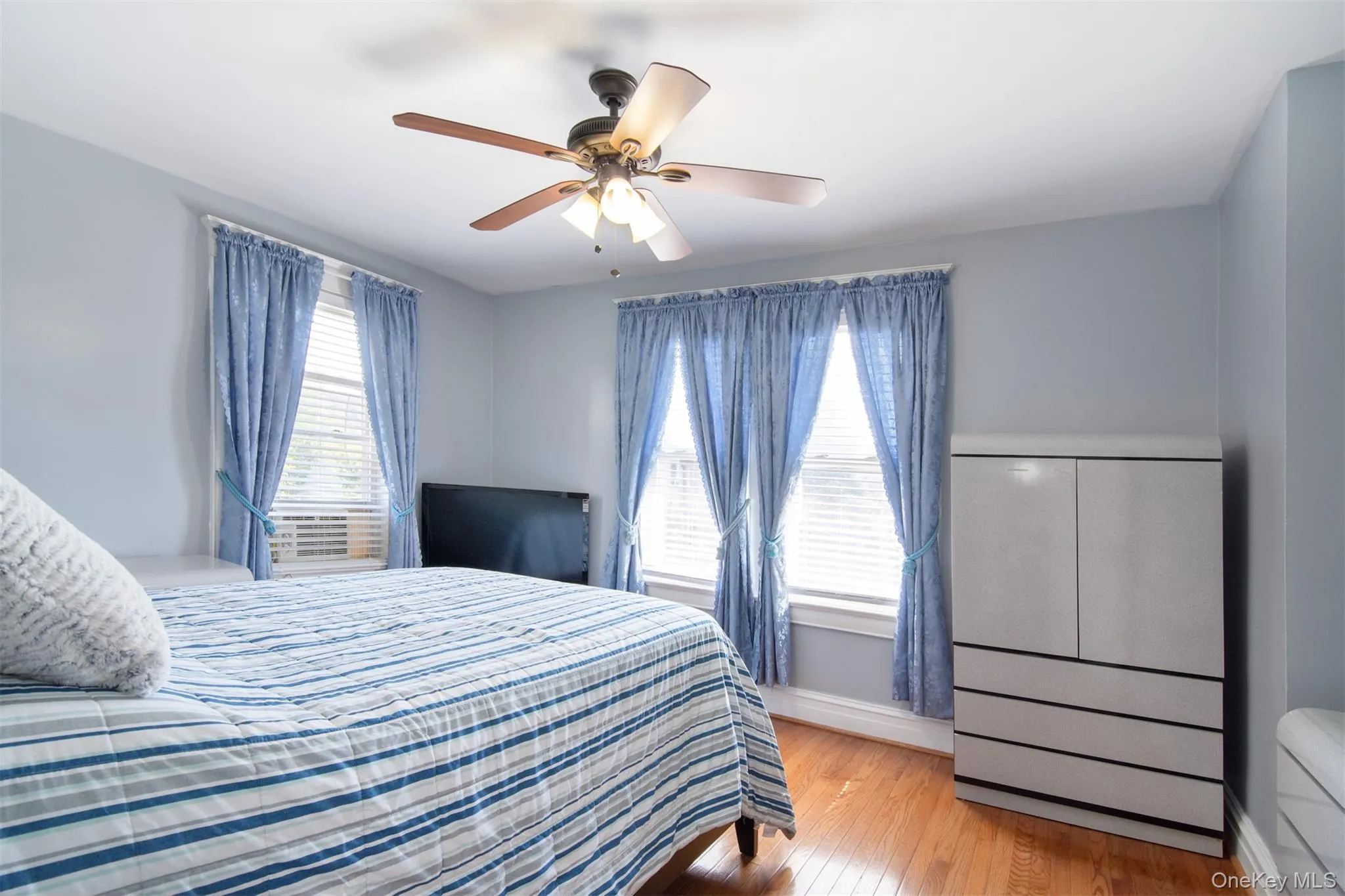 Bedroom 2 with Ceiling Fan Bedroom 2 with Ceiling Fan