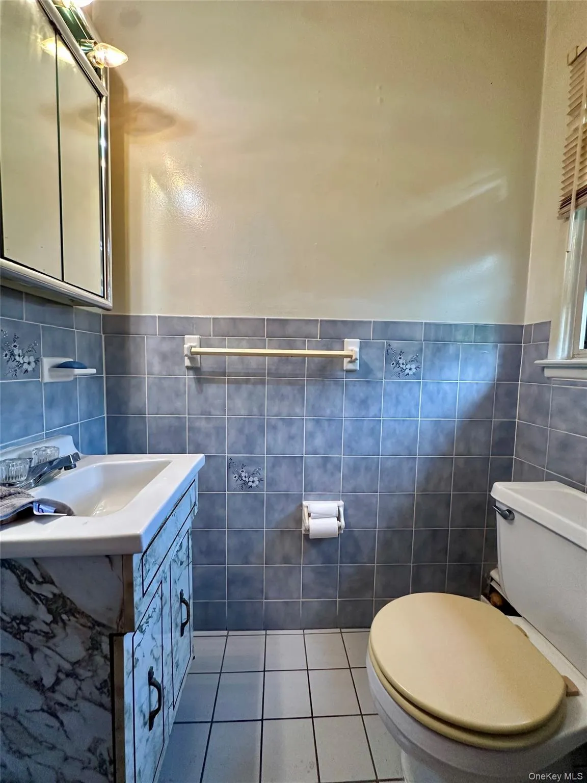 141- 33 255th Street, New York, NY, 3 Bedrooms Bedrooms, 6 Rooms Rooms,1 BathroomBathrooms,Residential Lease,For Rent,255th,0,979202 141- 33 255th Street, New York, NY, 3 Bedrooms Bedrooms, 6 Rooms Rooms,1 BathroomBathrooms,Residential Lease,For Rent,255th,0,979202