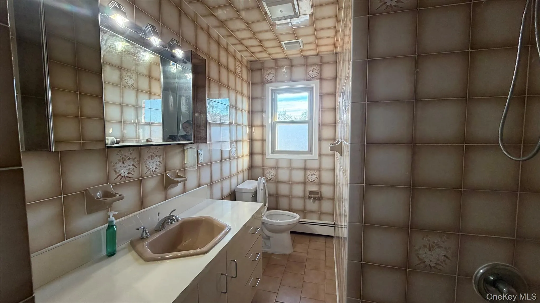 141- 33 255th Street, New York, NY, 3 Bedrooms Bedrooms, 6 Rooms Rooms,1 BathroomBathrooms,Residential Lease,For Rent,255th,0,979202 141- 33 255th Street, New York, NY, 3 Bedrooms Bedrooms, 6 Rooms Rooms,1 BathroomBathrooms,Residential Lease,For Rent,255th,0,979202