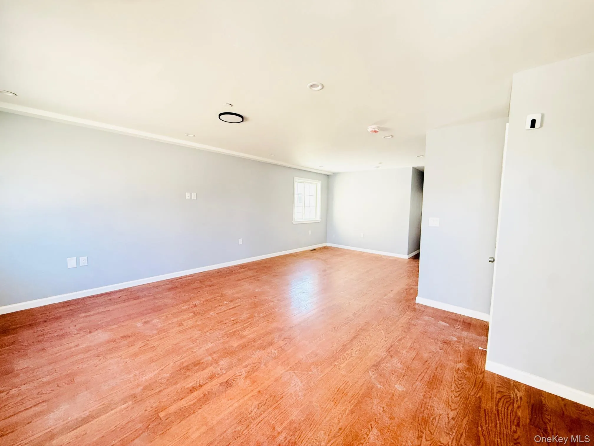 13920 Lakewood Avenue, New York, NY, 3 Bedrooms Bedrooms, 6 Rooms Rooms,2 BathroomsBathrooms,Residential Lease,For Rent,Lakewood,0,979216 13920 Lakewood Avenue, New York, NY, 3 Bedrooms Bedrooms, 6 Rooms Rooms,2 BathroomsBathrooms,Residential Lease,For Rent,Lakewood,0,979216