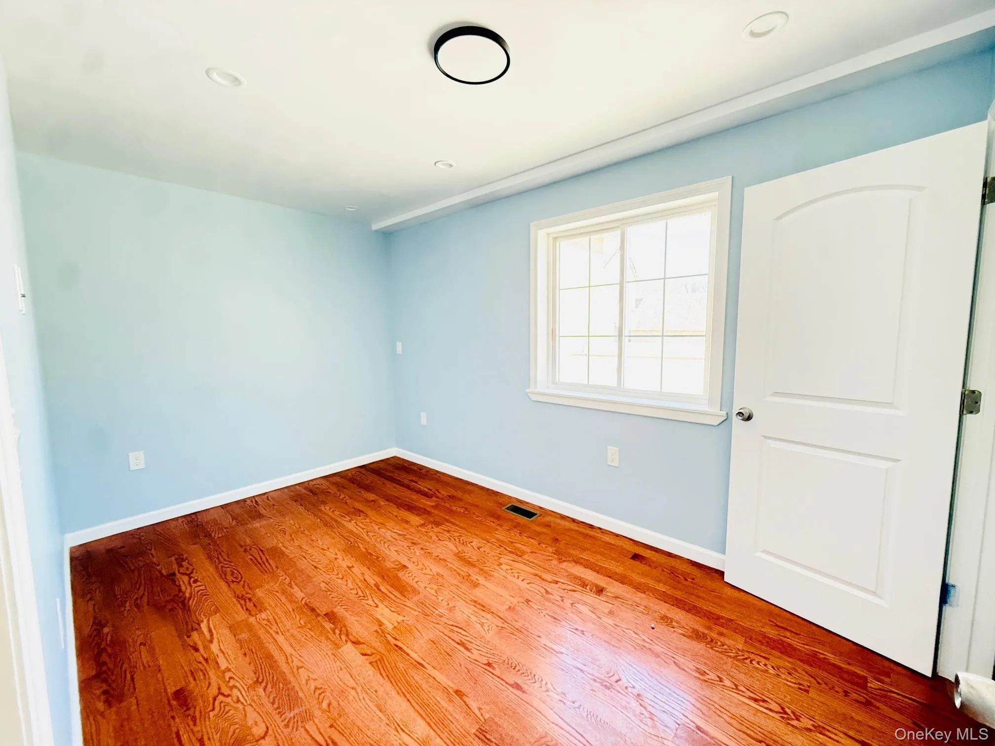 13920 Lakewood Avenue, New York, NY, 3 Bedrooms Bedrooms, 6 Rooms Rooms,2 BathroomsBathrooms,Residential Lease,For Rent,Lakewood,0,979216 13920 Lakewood Avenue, New York, NY, 3 Bedrooms Bedrooms, 6 Rooms Rooms,2 BathroomsBathrooms,Residential Lease,For Rent,Lakewood,0,979216