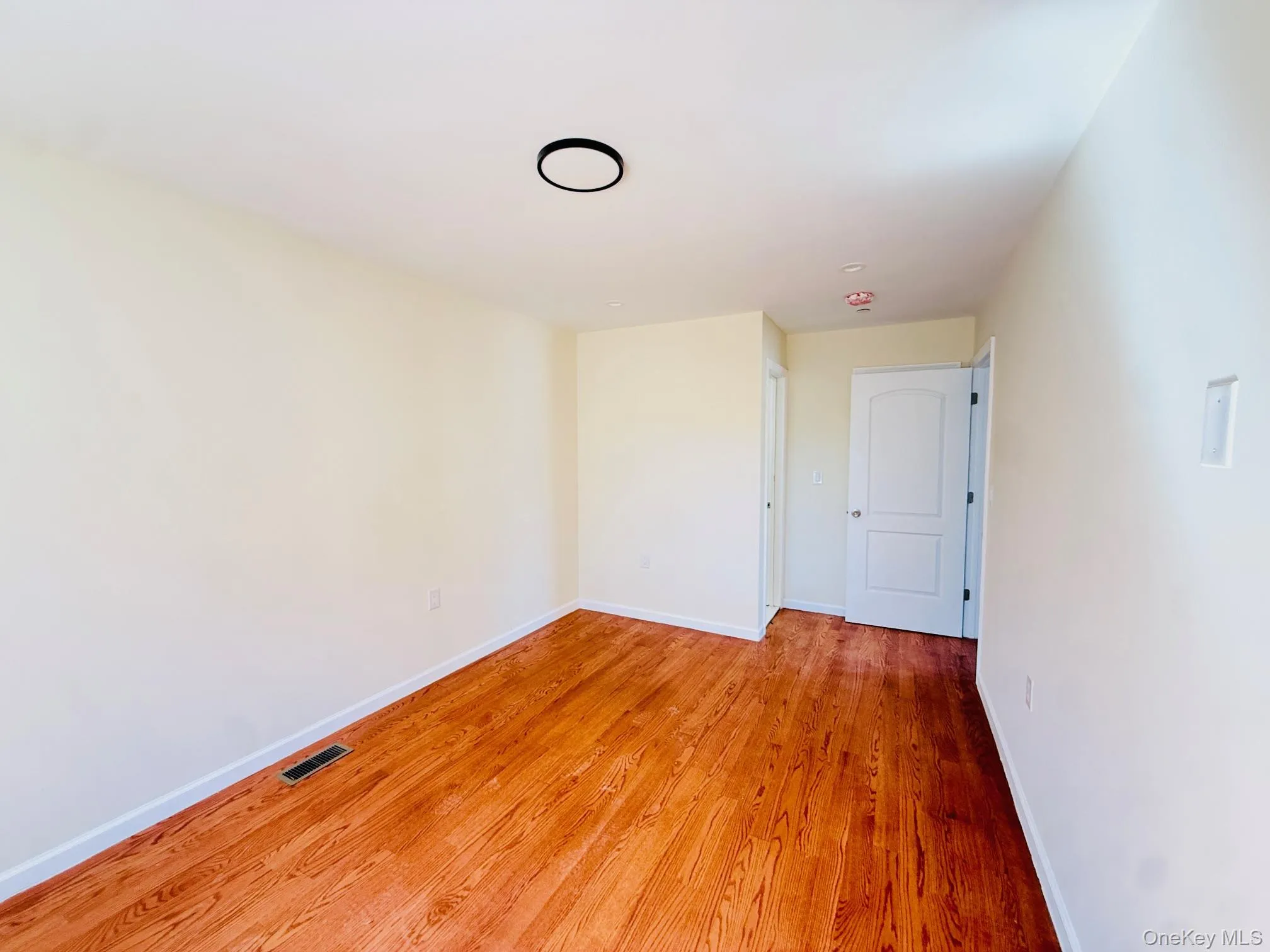 13920 Lakewood Avenue, New York, NY, 3 Bedrooms Bedrooms, 6 Rooms Rooms,2 BathroomsBathrooms,Residential Lease,For Rent,Lakewood,0,979216 13920 Lakewood Avenue, New York, NY, 3 Bedrooms Bedrooms, 6 Rooms Rooms,2 BathroomsBathrooms,Residential Lease,For Rent,Lakewood,0,979216