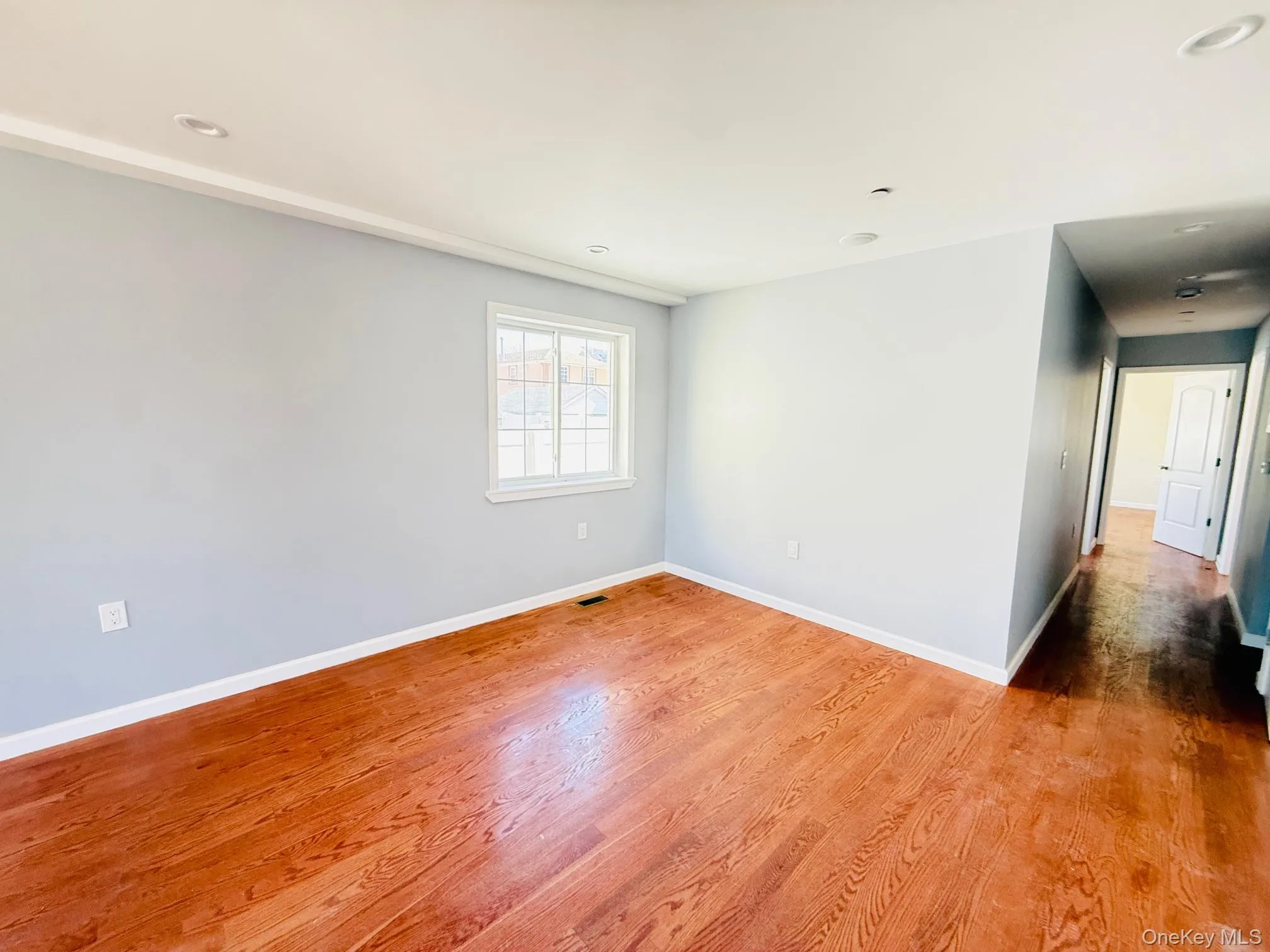 13920 Lakewood Avenue, New York, NY, 3 Bedrooms Bedrooms, 6 Rooms Rooms,2 BathroomsBathrooms,Residential Lease,For Rent,Lakewood,0,979216 13920 Lakewood Avenue, New York, NY, 3 Bedrooms Bedrooms, 6 Rooms Rooms,2 BathroomsBathrooms,Residential Lease,For Rent,Lakewood,0,979216