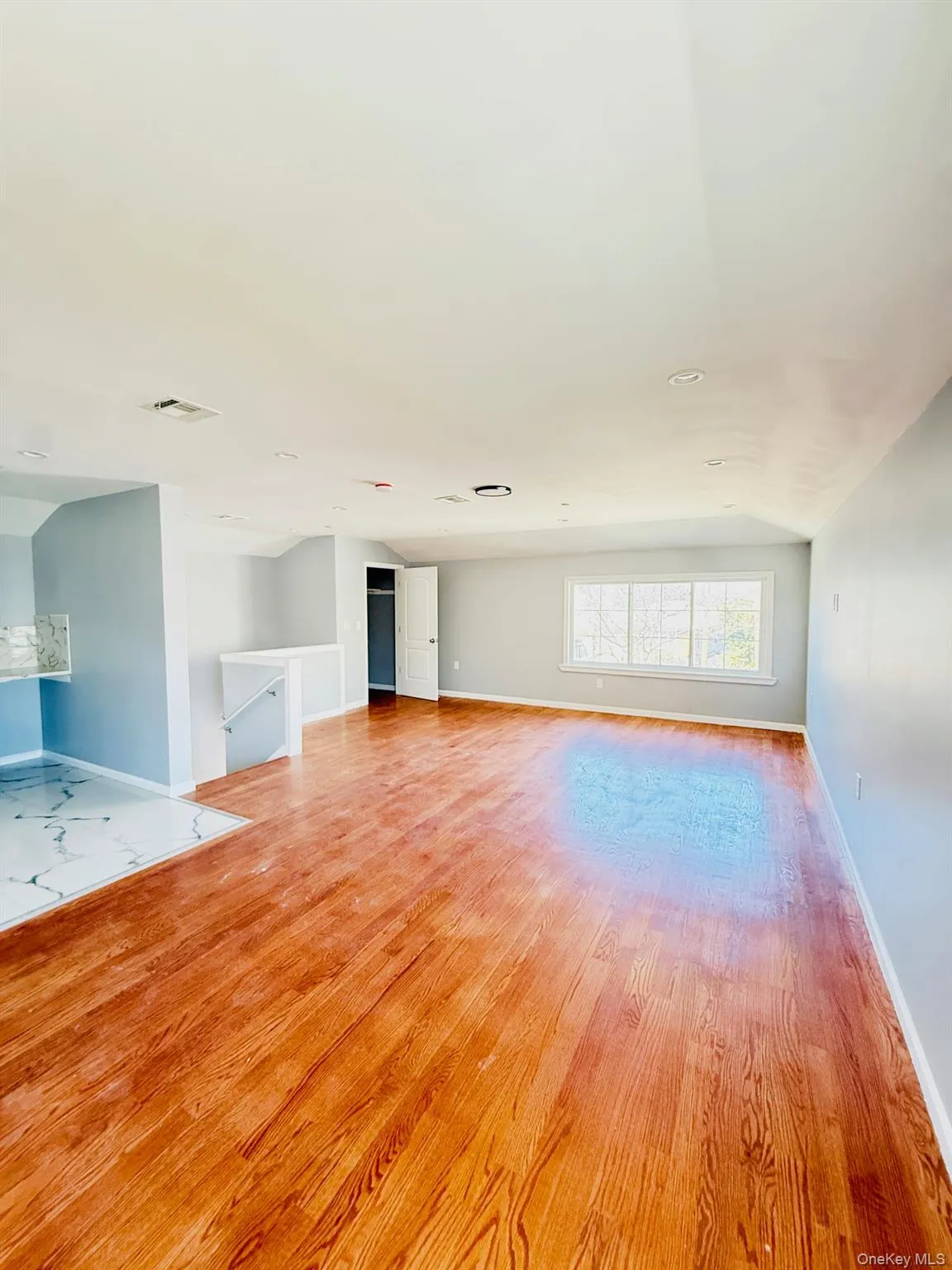 13920 Lakewood Avenue, New York, NY, 3 Bedrooms Bedrooms, 6 Rooms Rooms,2 BathroomsBathrooms,Residential Lease,For Rent,Lakewood,0,979218 13920 Lakewood Avenue, New York, NY, 3 Bedrooms Bedrooms, 6 Rooms Rooms,2 BathroomsBathrooms,Residential Lease,For Rent,Lakewood,0,979218