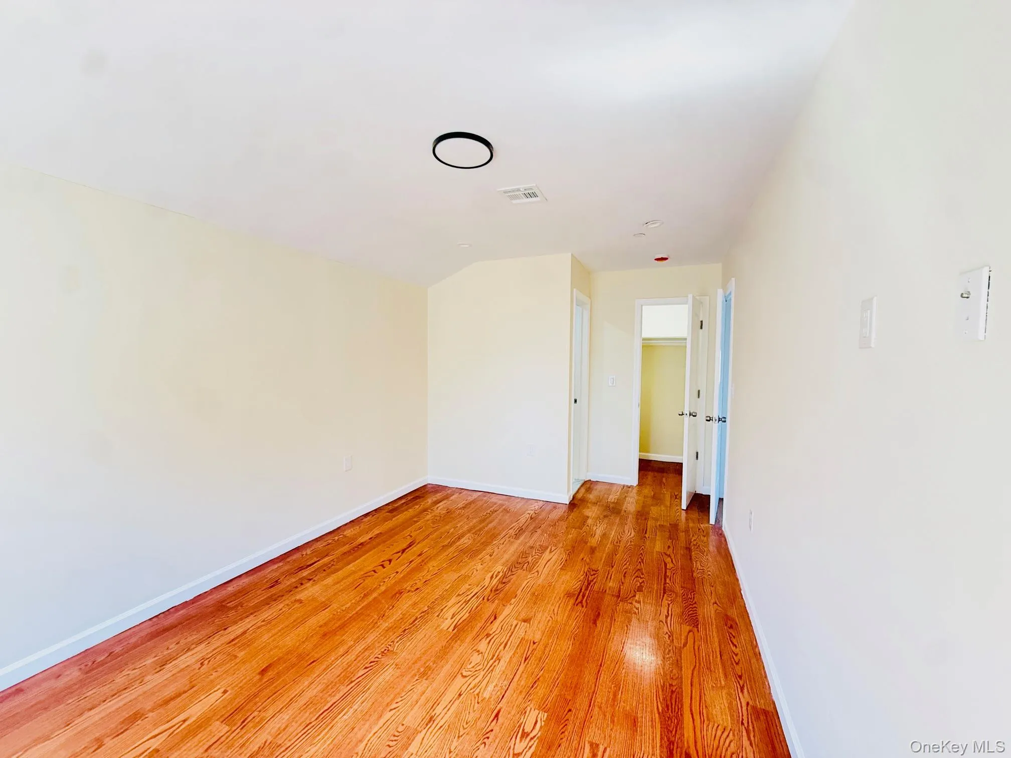 13920 Lakewood Avenue, New York, NY, 3 Bedrooms Bedrooms, 6 Rooms Rooms,2 BathroomsBathrooms,Residential Lease,For Rent,Lakewood,0,979218 13920 Lakewood Avenue, New York, NY, 3 Bedrooms Bedrooms, 6 Rooms Rooms,2 BathroomsBathrooms,Residential Lease,For Rent,Lakewood,0,979218
