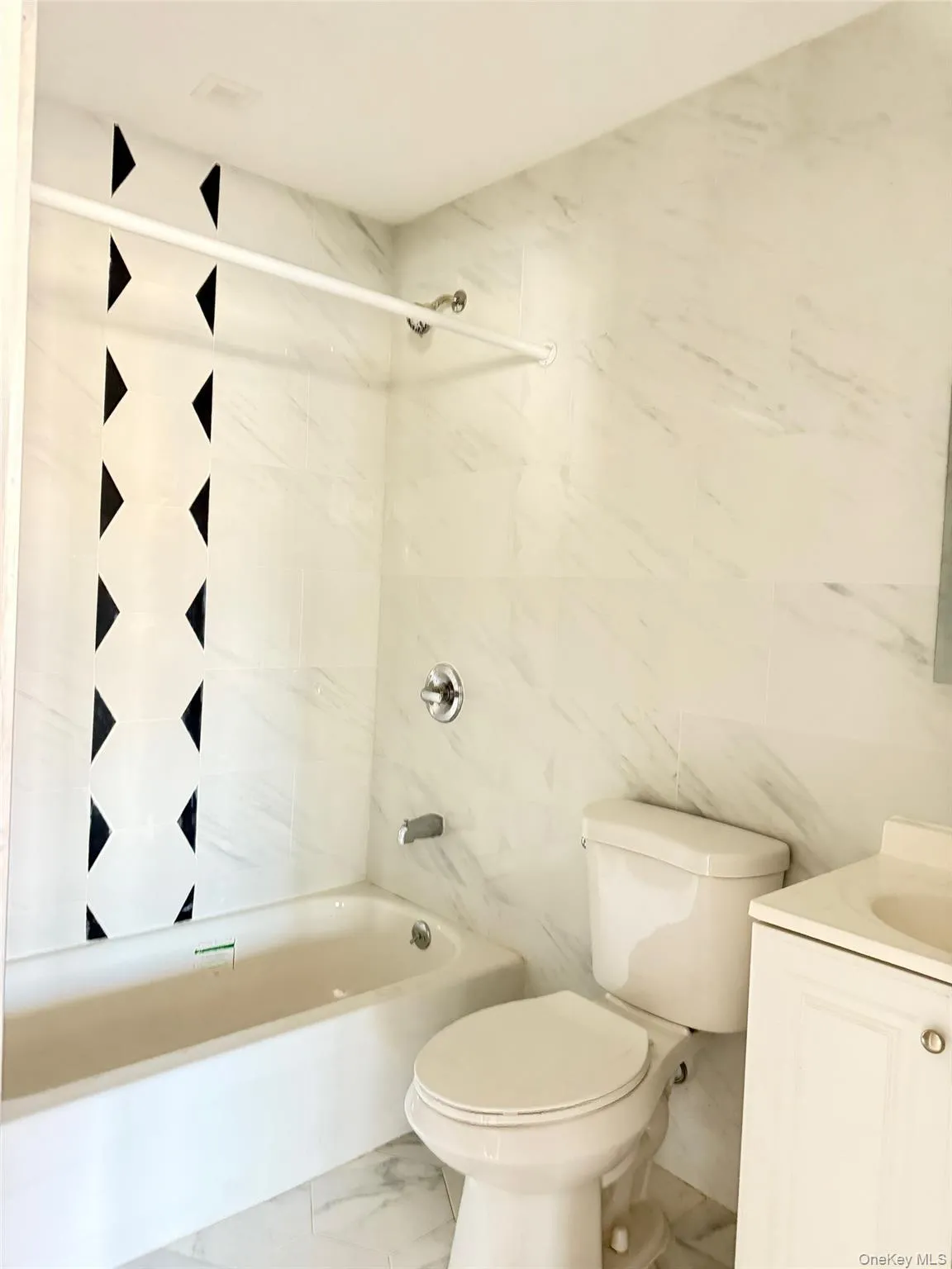 13922 Lakewood Avenue, New York, NY, 3 Bedrooms Bedrooms, 6 Rooms Rooms,2 BathroomsBathrooms,Residential Lease,For Rent,Lakewood,0,979220 13922 Lakewood Avenue, New York, NY, 3 Bedrooms Bedrooms, 6 Rooms Rooms,2 BathroomsBathrooms,Residential Lease,For Rent,Lakewood,0,979220