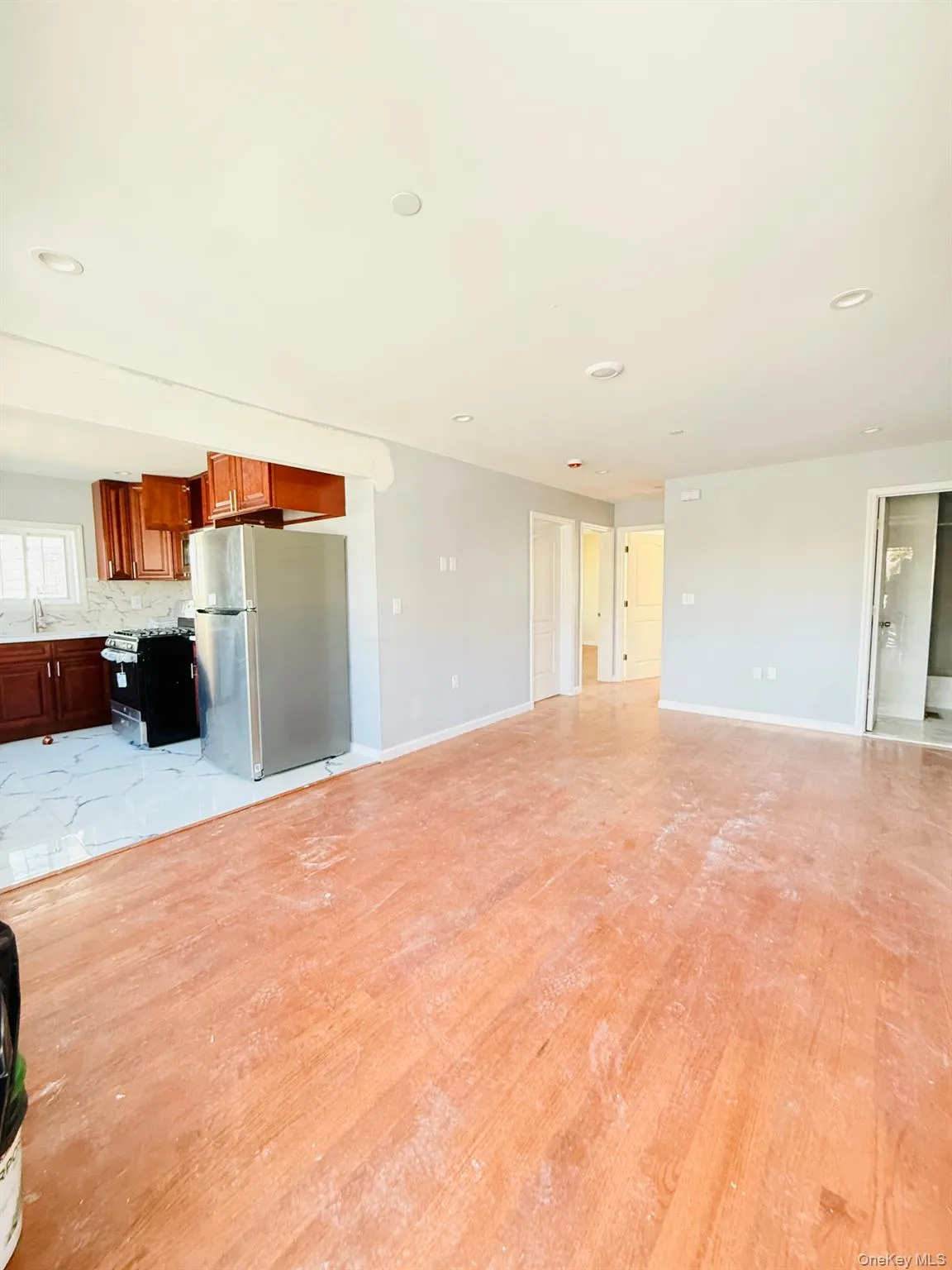 13922 Lakewood Avenue, New York, NY, 3 Bedrooms Bedrooms, 6 Rooms Rooms,2 BathroomsBathrooms,Residential Lease,For Rent,Lakewood,0,979220 13922 Lakewood Avenue, New York, NY, 3 Bedrooms Bedrooms, 6 Rooms Rooms,2 BathroomsBathrooms,Residential Lease,For Rent,Lakewood,0,979220