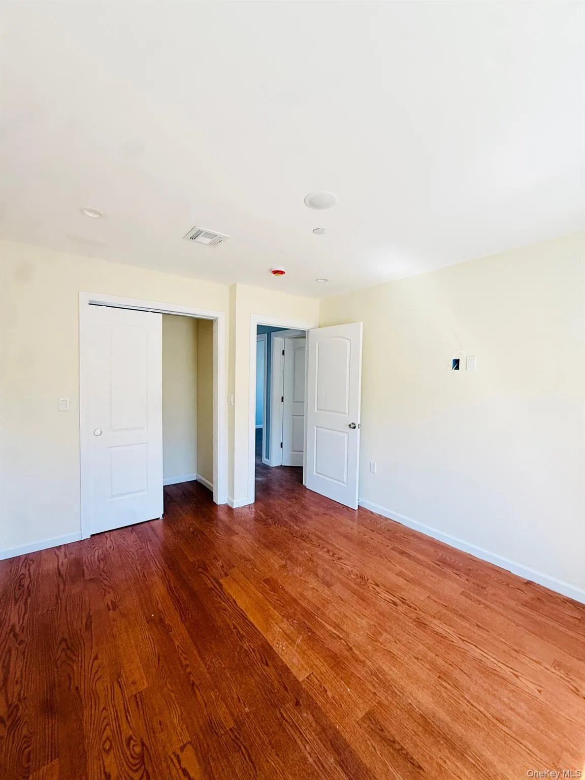 13922 Lakewood Avenue, New York, NY, 3 Bedrooms Bedrooms, 6 Rooms Rooms,2 BathroomsBathrooms,Residential Lease,For Rent,Lakewood,0,979222 13922 Lakewood Avenue, New York, NY, 3 Bedrooms Bedrooms, 6 Rooms Rooms,2 BathroomsBathrooms,Residential Lease,For Rent,Lakewood,0,979222