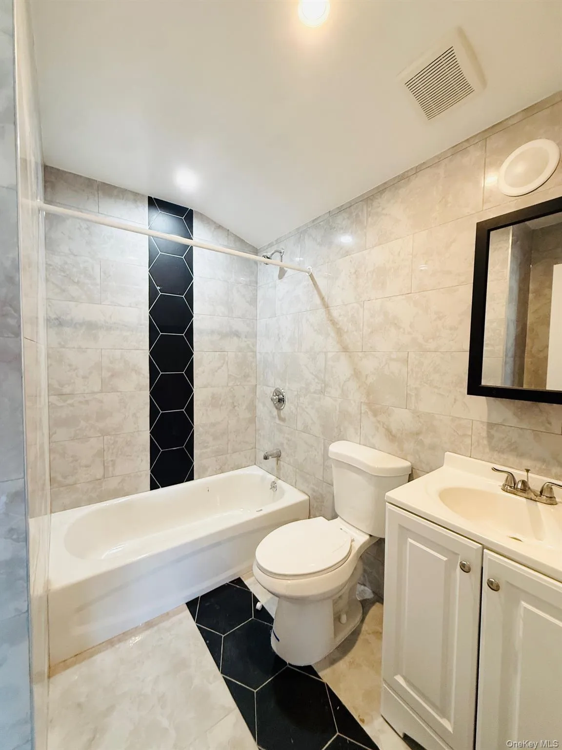 13922 Lakewood Avenue, New York, NY, 3 Bedrooms Bedrooms, 6 Rooms Rooms,2 BathroomsBathrooms,Residential Lease,For Rent,Lakewood,0,979222 13922 Lakewood Avenue, New York, NY, 3 Bedrooms Bedrooms, 6 Rooms Rooms,2 BathroomsBathrooms,Residential Lease,For Rent,Lakewood,0,979222