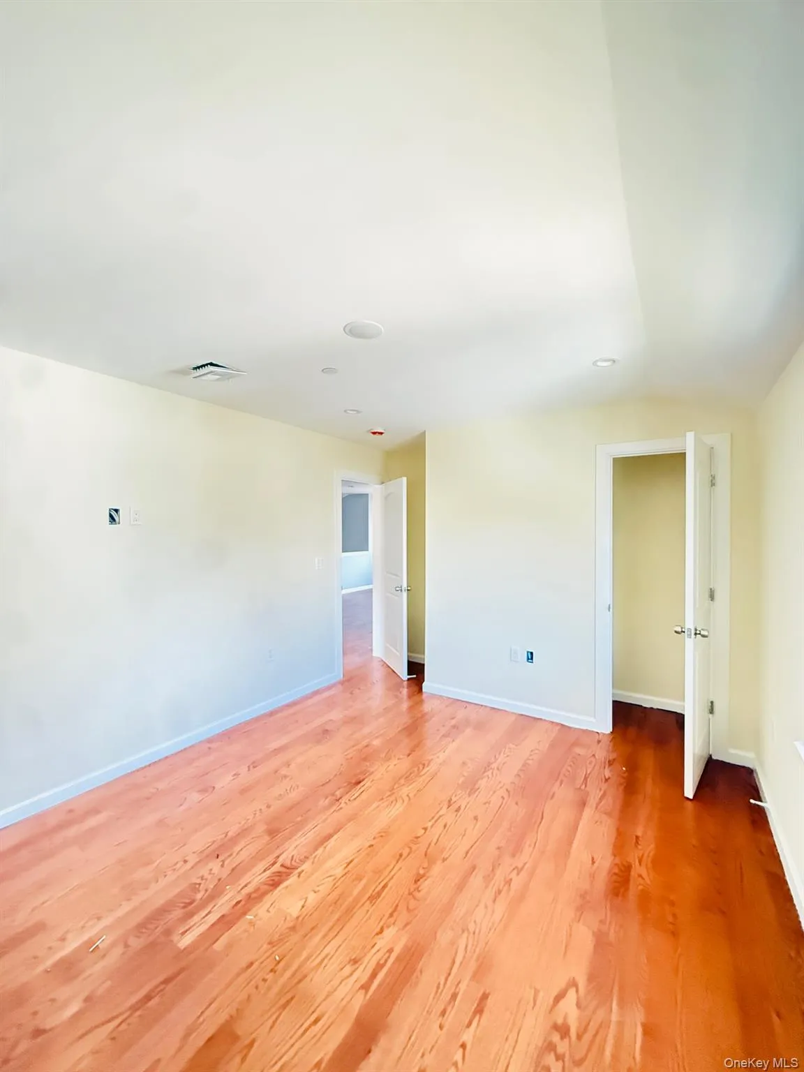 13922 Lakewood Avenue, New York, NY, 3 Bedrooms Bedrooms, 6 Rooms Rooms,2 BathroomsBathrooms,Residential Lease,For Rent,Lakewood,0,979222 13922 Lakewood Avenue, New York, NY, 3 Bedrooms Bedrooms, 6 Rooms Rooms,2 BathroomsBathrooms,Residential Lease,For Rent,Lakewood,0,979222