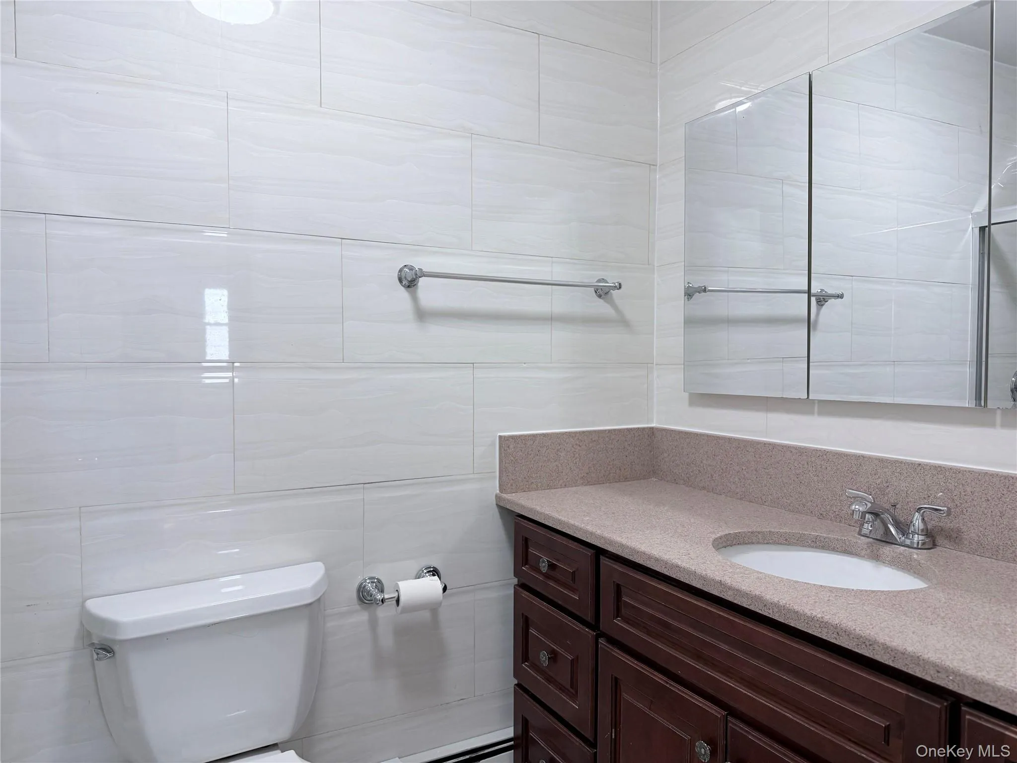 Full Bathroom Full Bathroom