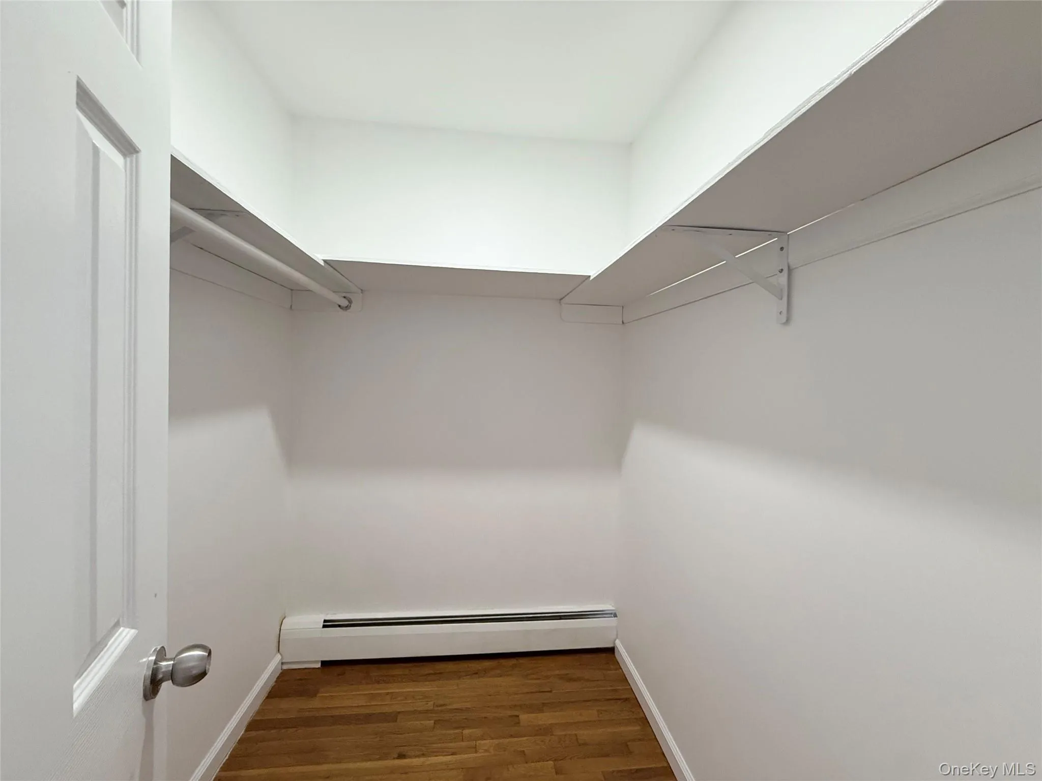 Walk-in Closet Walk-in Closet