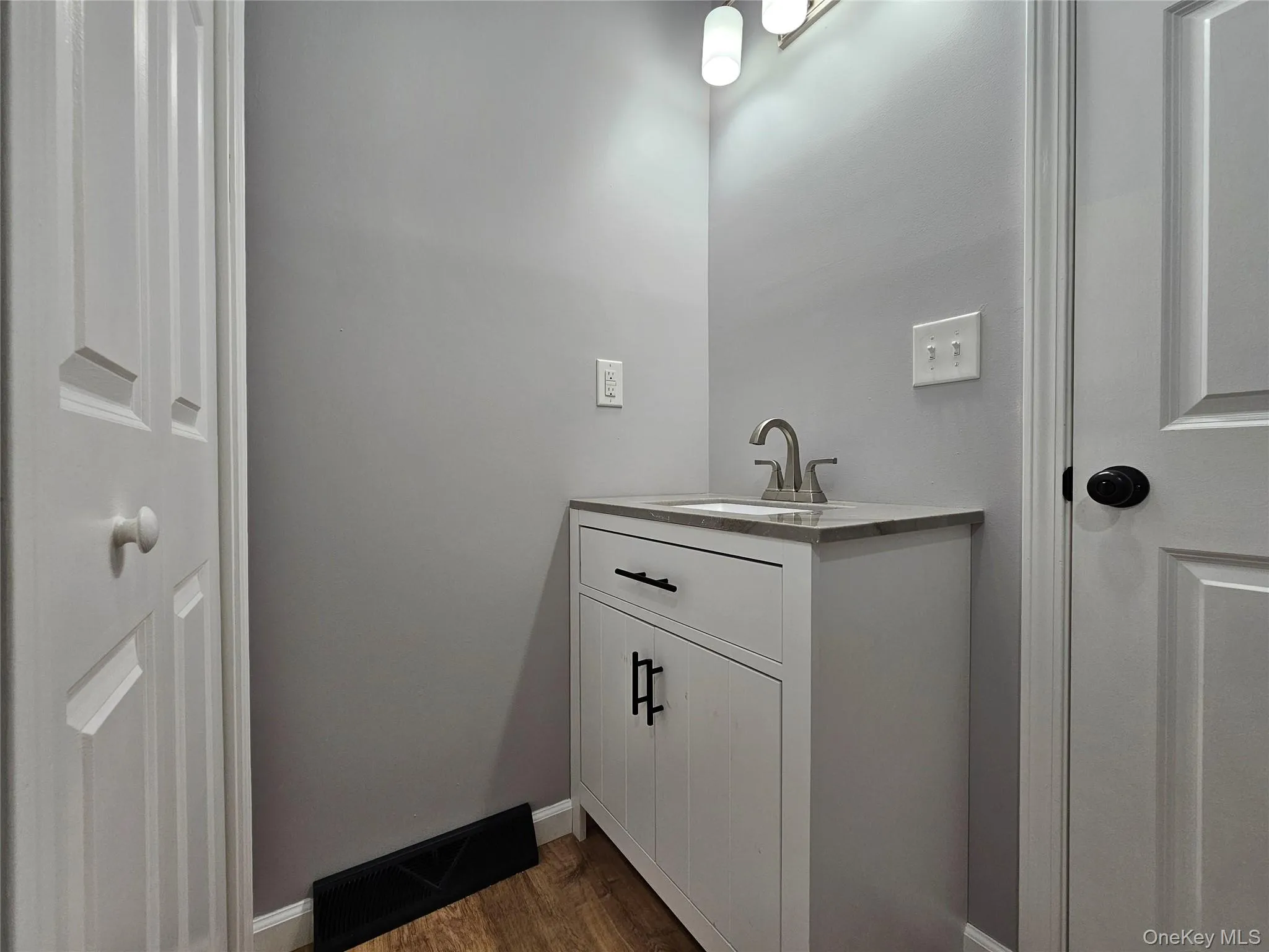 334 Fair Oaks Road, Middletown, NY, 2 Bedrooms Bedrooms, 5 Rooms Rooms,1 BathroomBathrooms,Residential Lease,For Rent,Fair Oaks,0,979251 334 Fair Oaks Road, Middletown, NY, 2 Bedrooms Bedrooms, 5 Rooms Rooms,1 BathroomBathrooms,Residential Lease,For Rent,Fair Oaks,0,979251